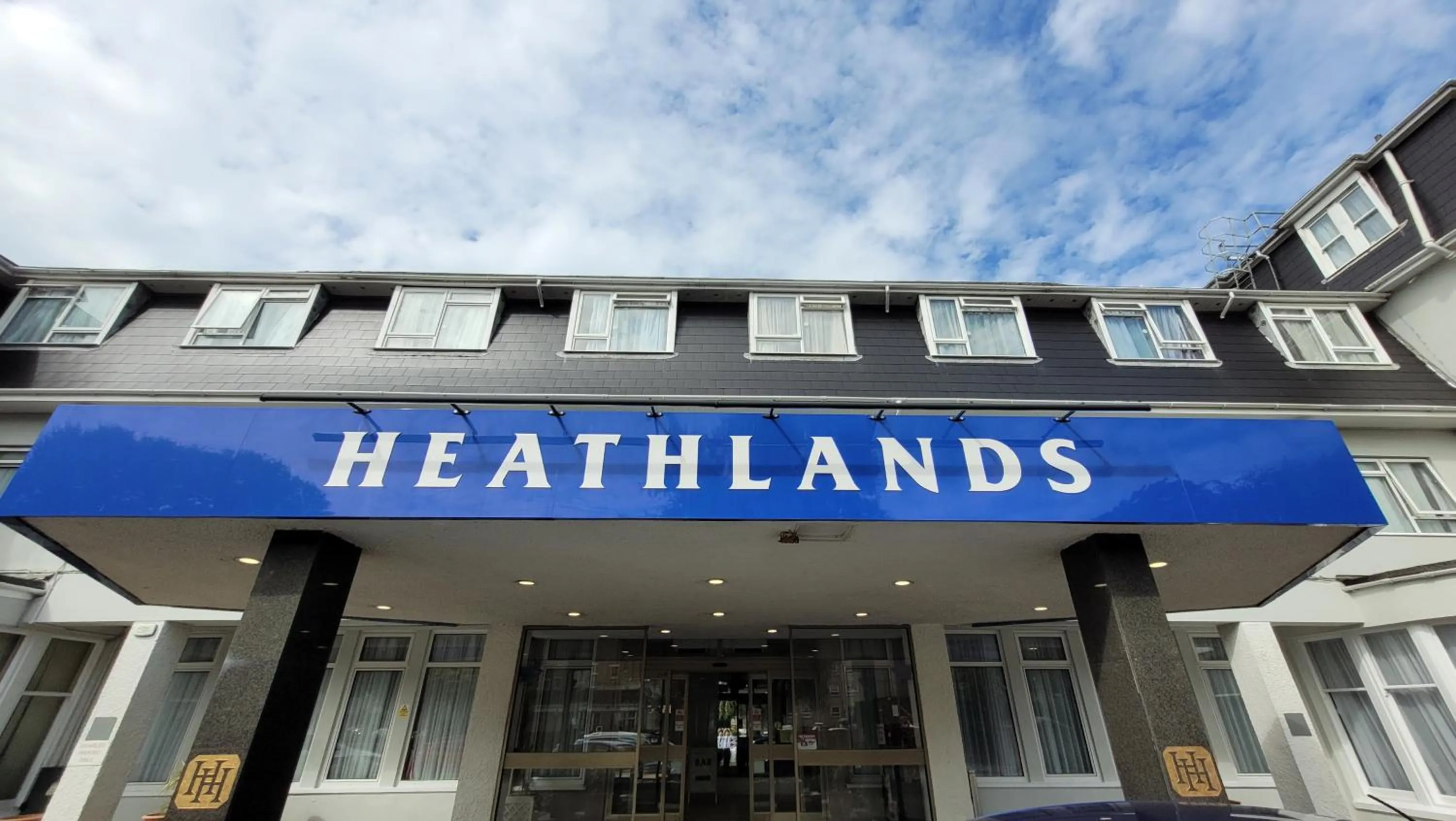 Facade/entrance in Heathlands Hotel