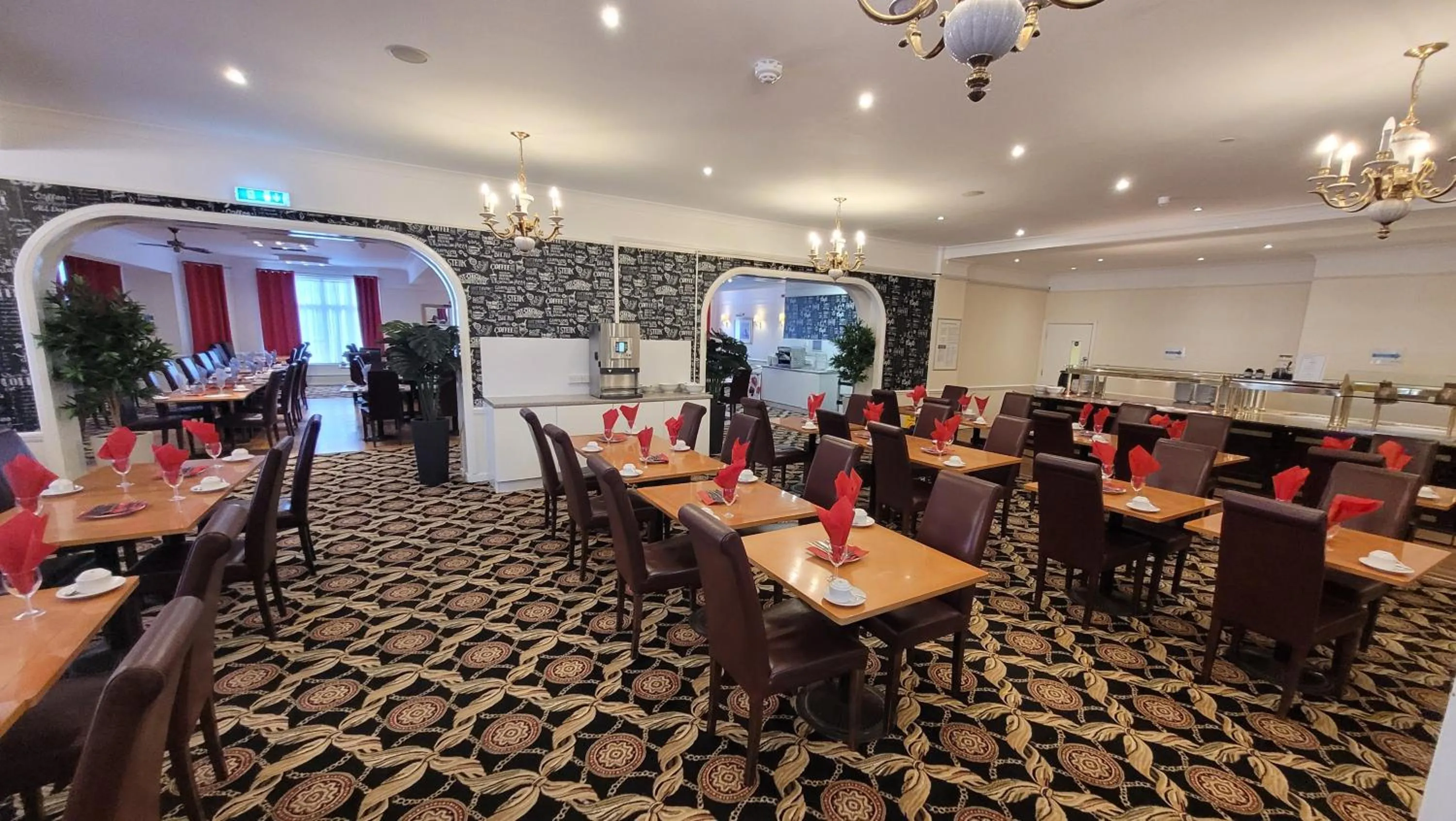 Restaurant/places to eat in Heathlands Hotel