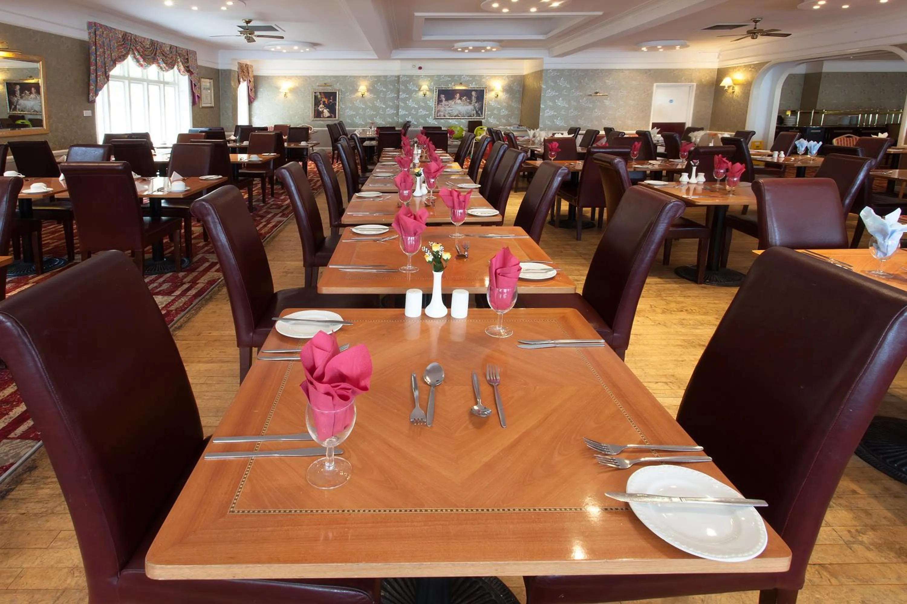 Restaurant/places to eat in Heathlands Hotel
