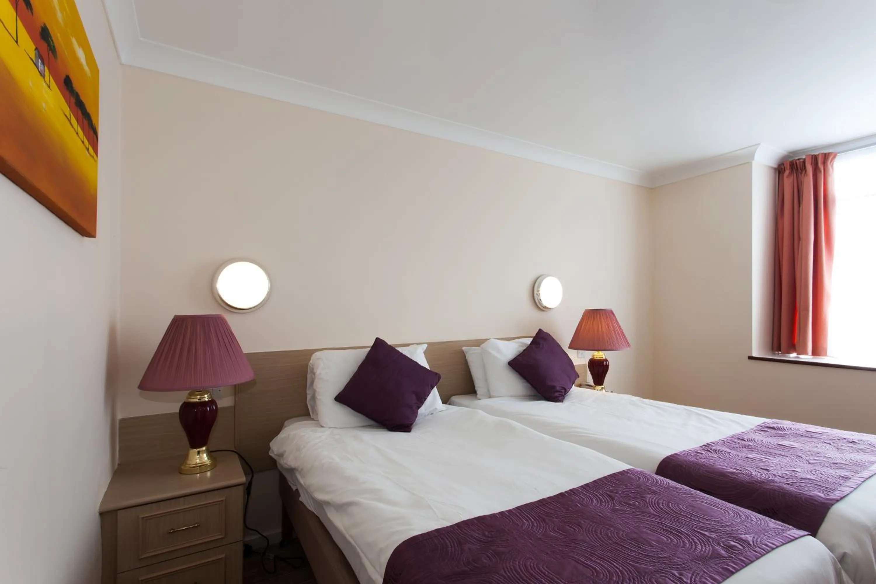 Bed in Heathlands Hotel