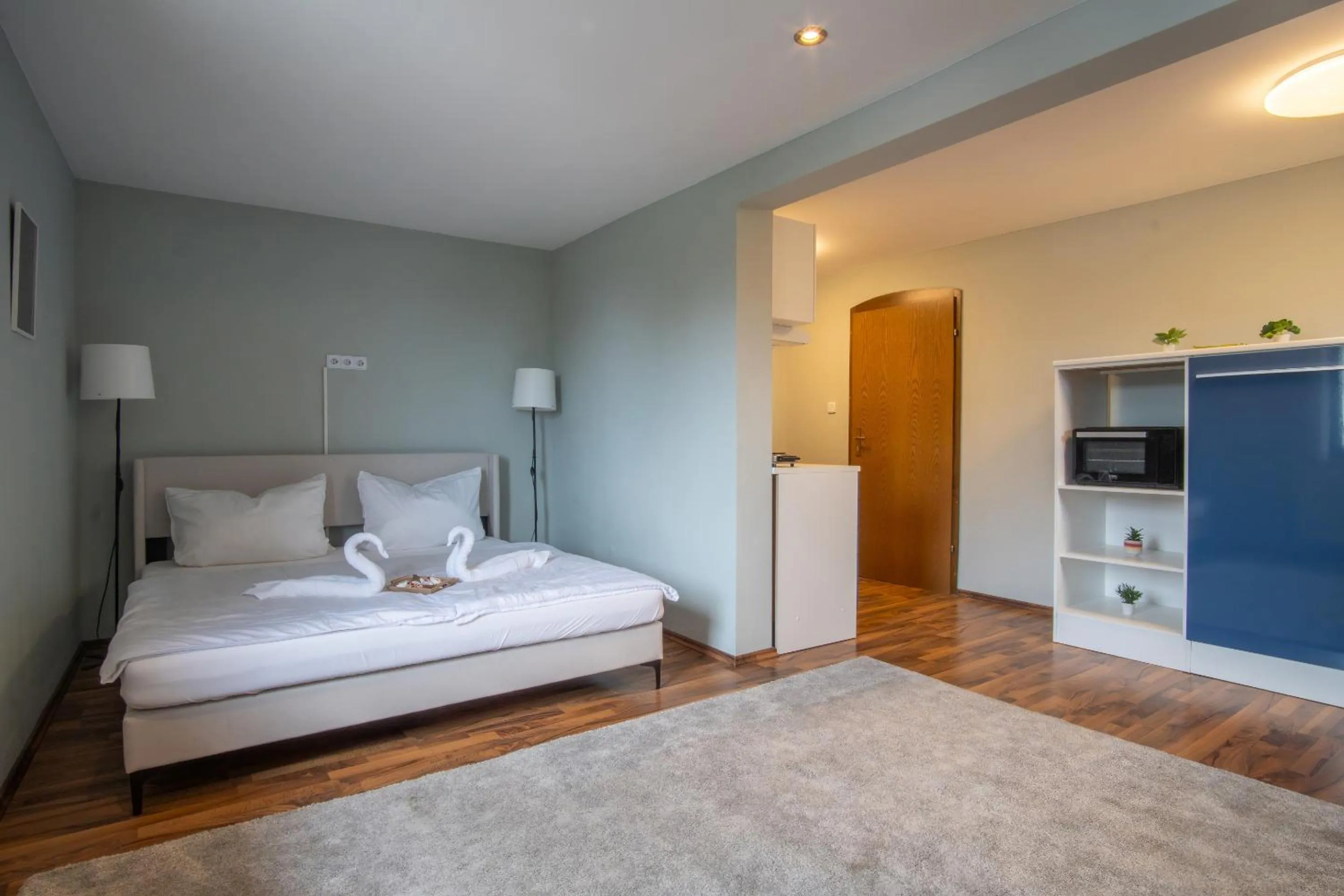 Bedroom, Bed in Family and Friends Hassloch