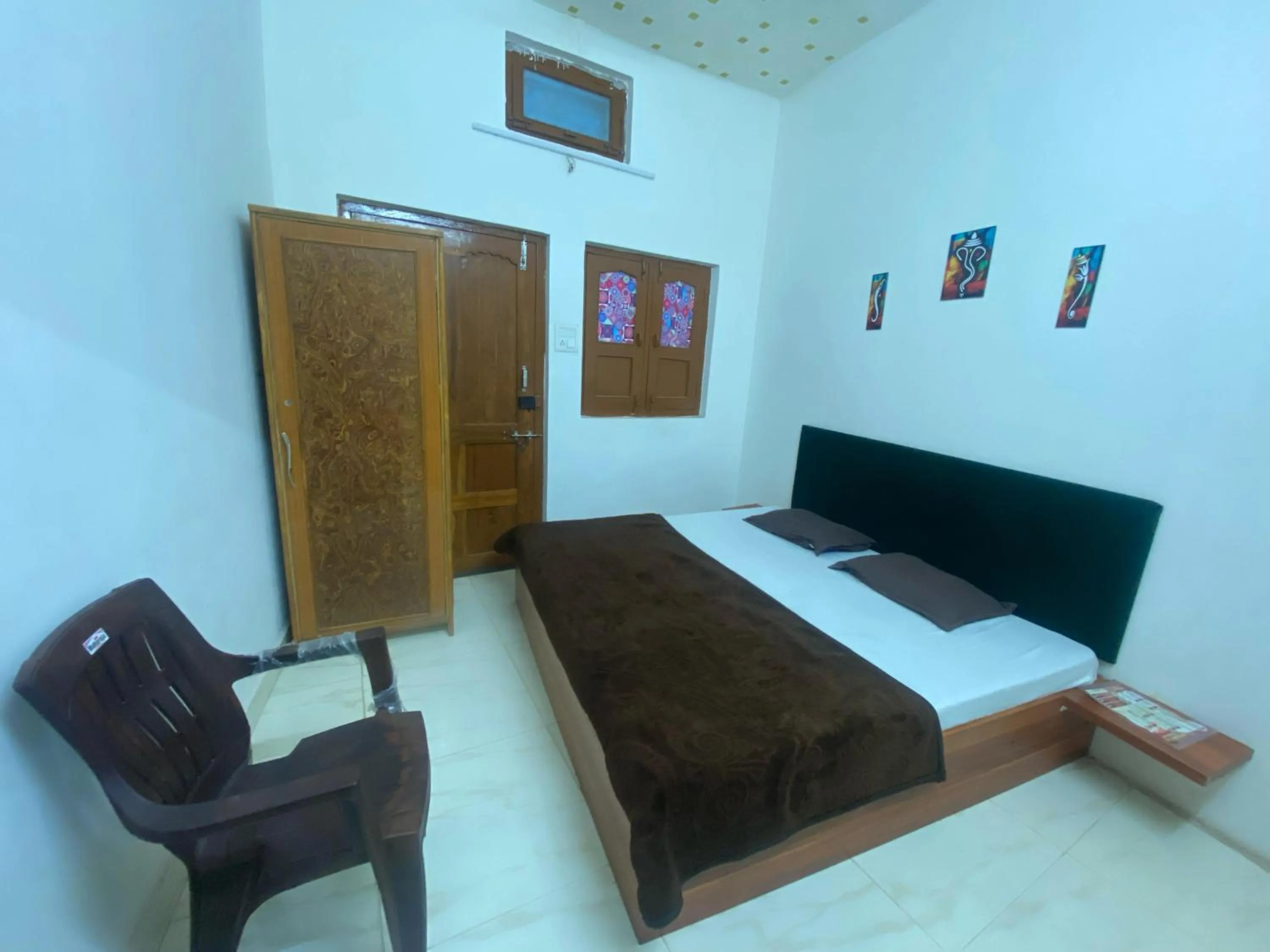 Bed in SHREE RAM KUTI