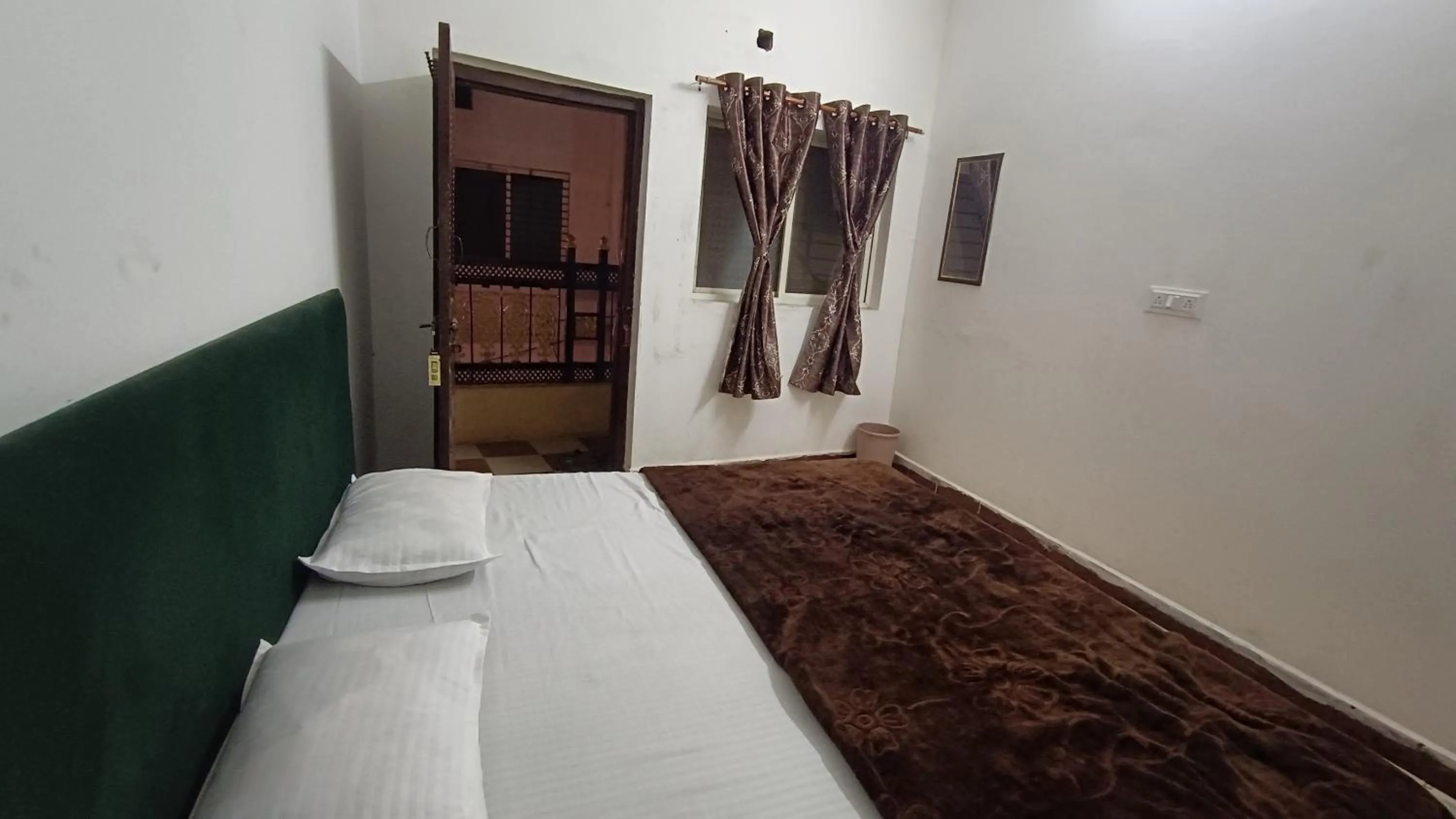 Bed in SHREE RAM KUTI