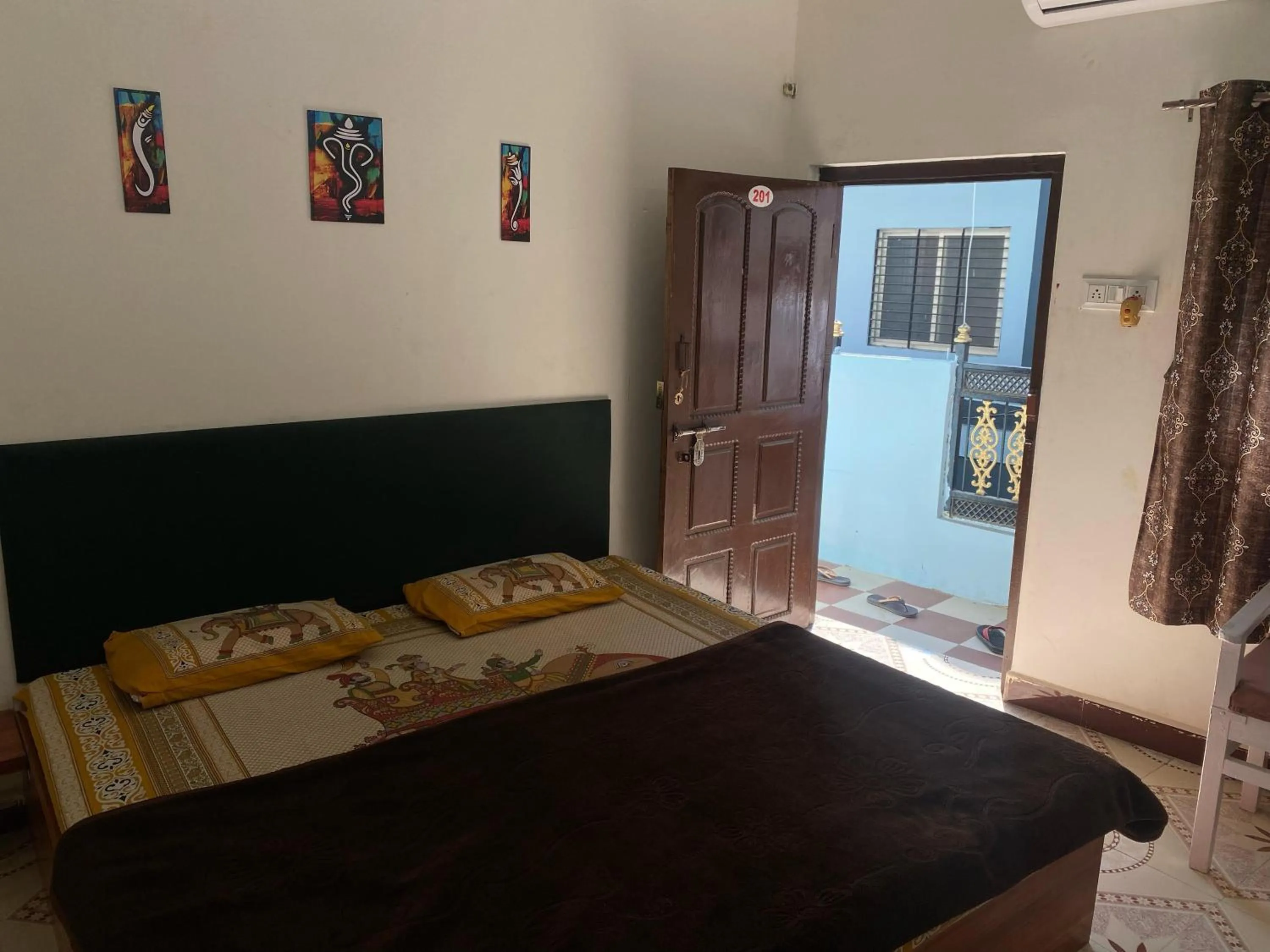 Bed in SHREE RAM KUTI