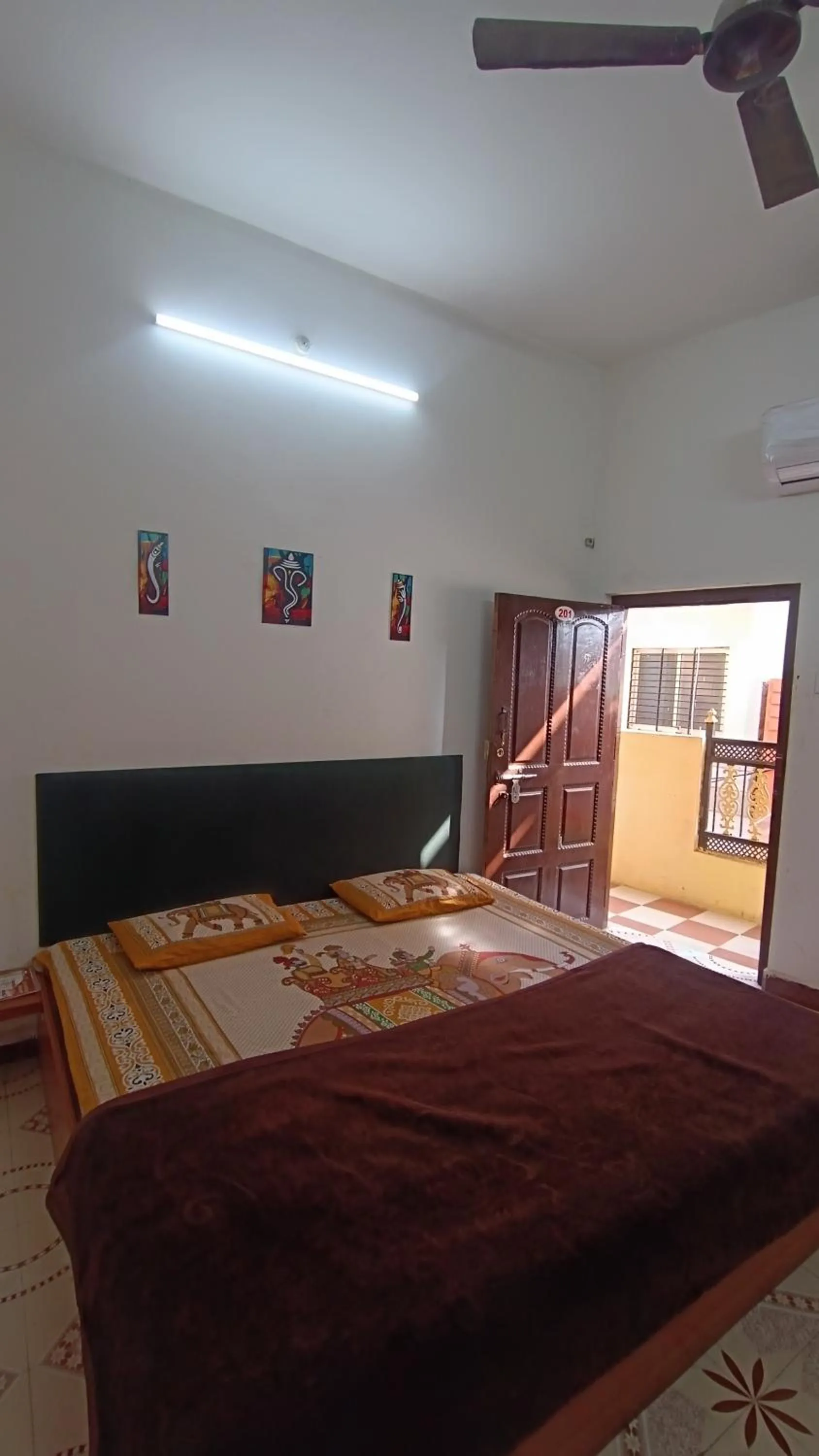 Bed in SHREE RAM KUTI