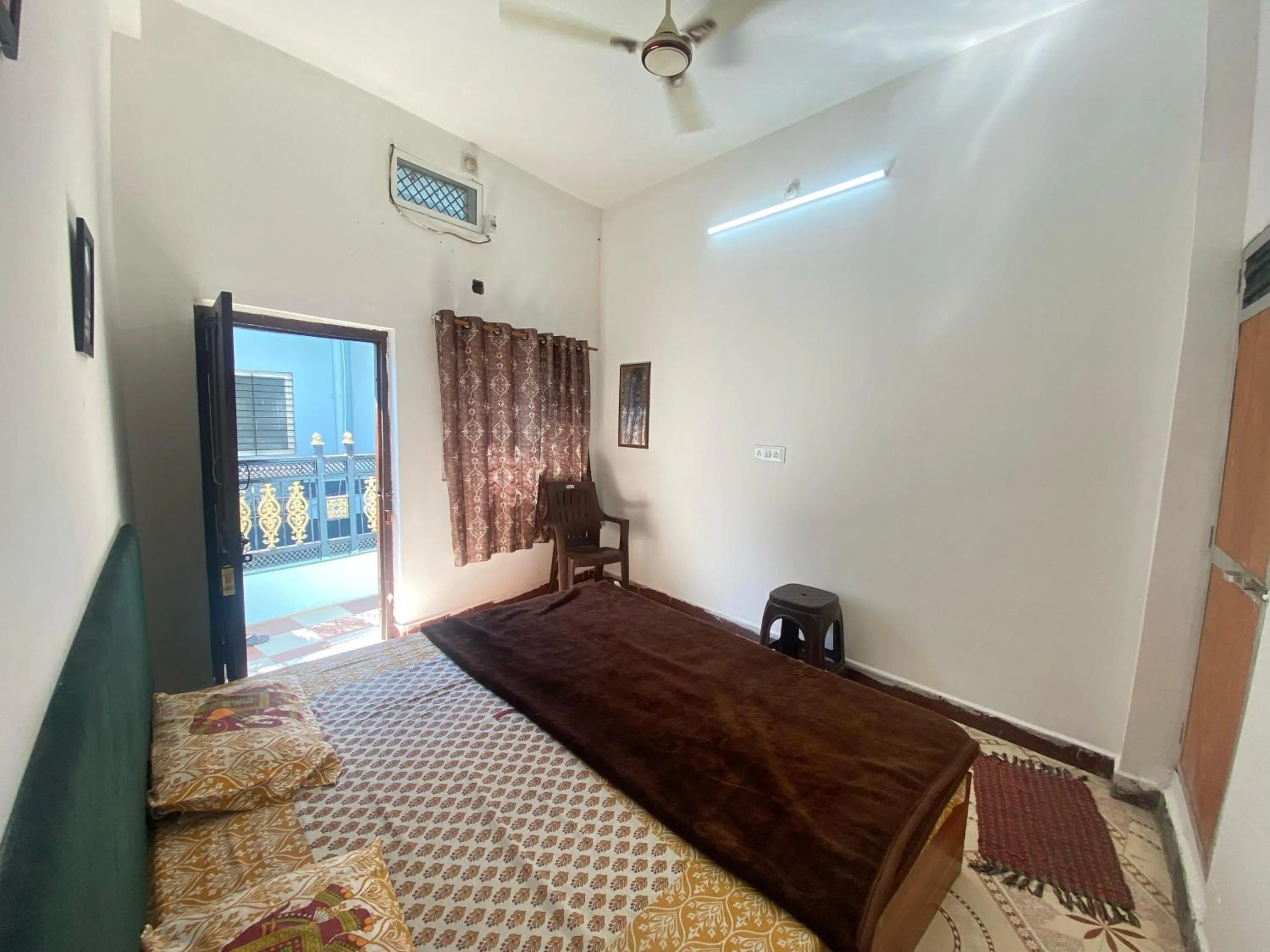 Bed in SHREE RAM KUTI