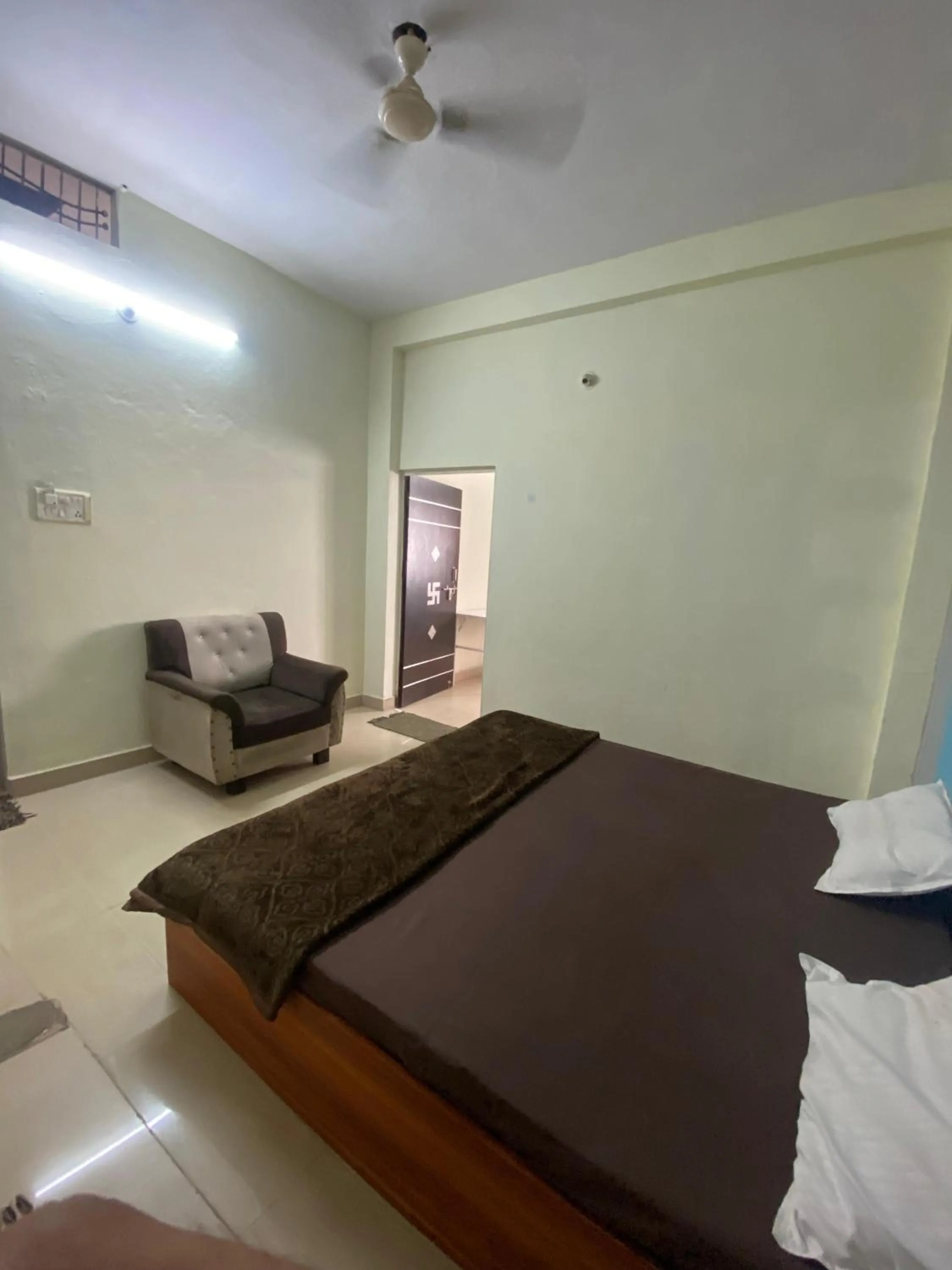 Bed in SHREE RAM KUTI