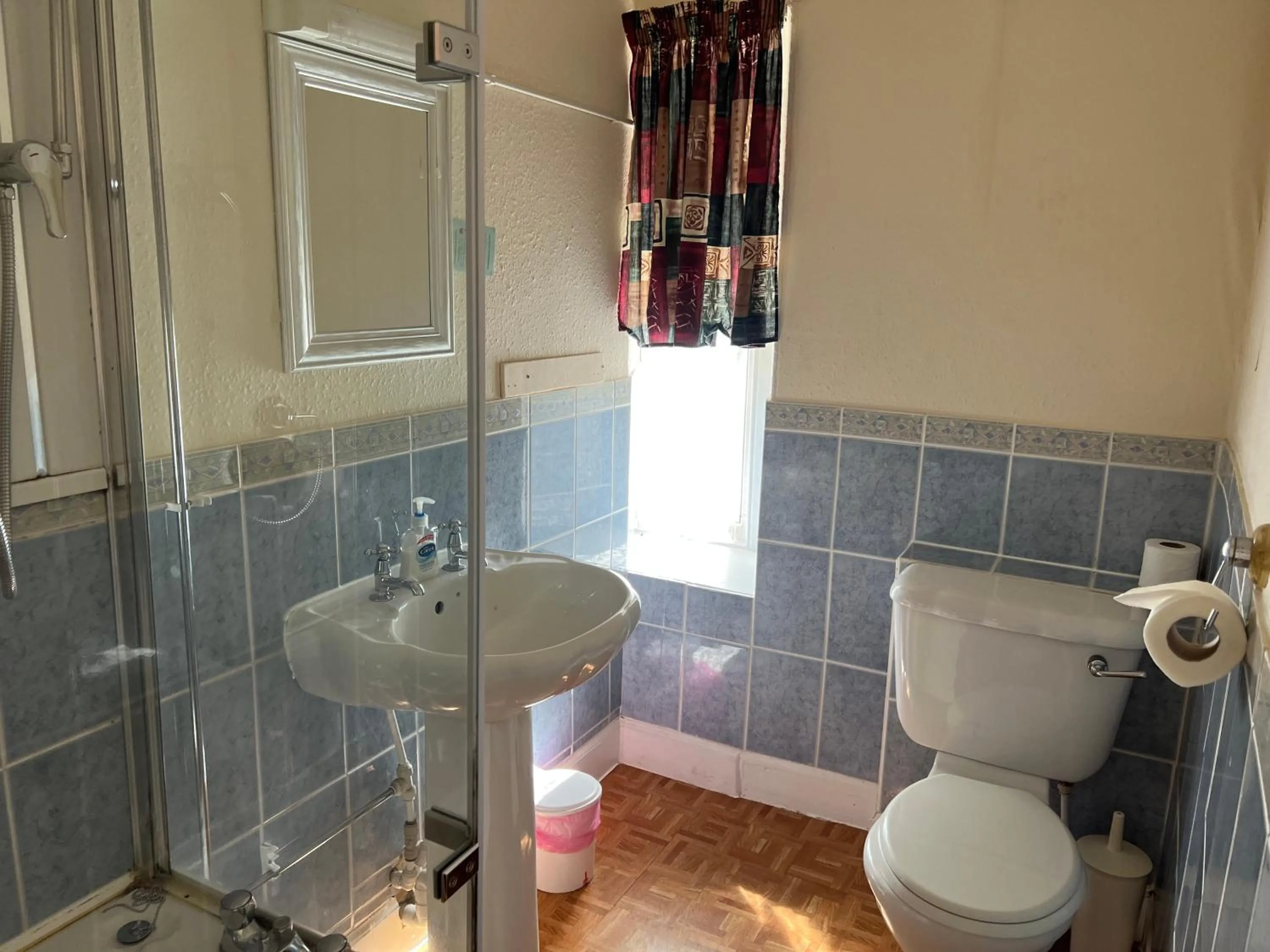 Toilet in Strathpeffer Hotel