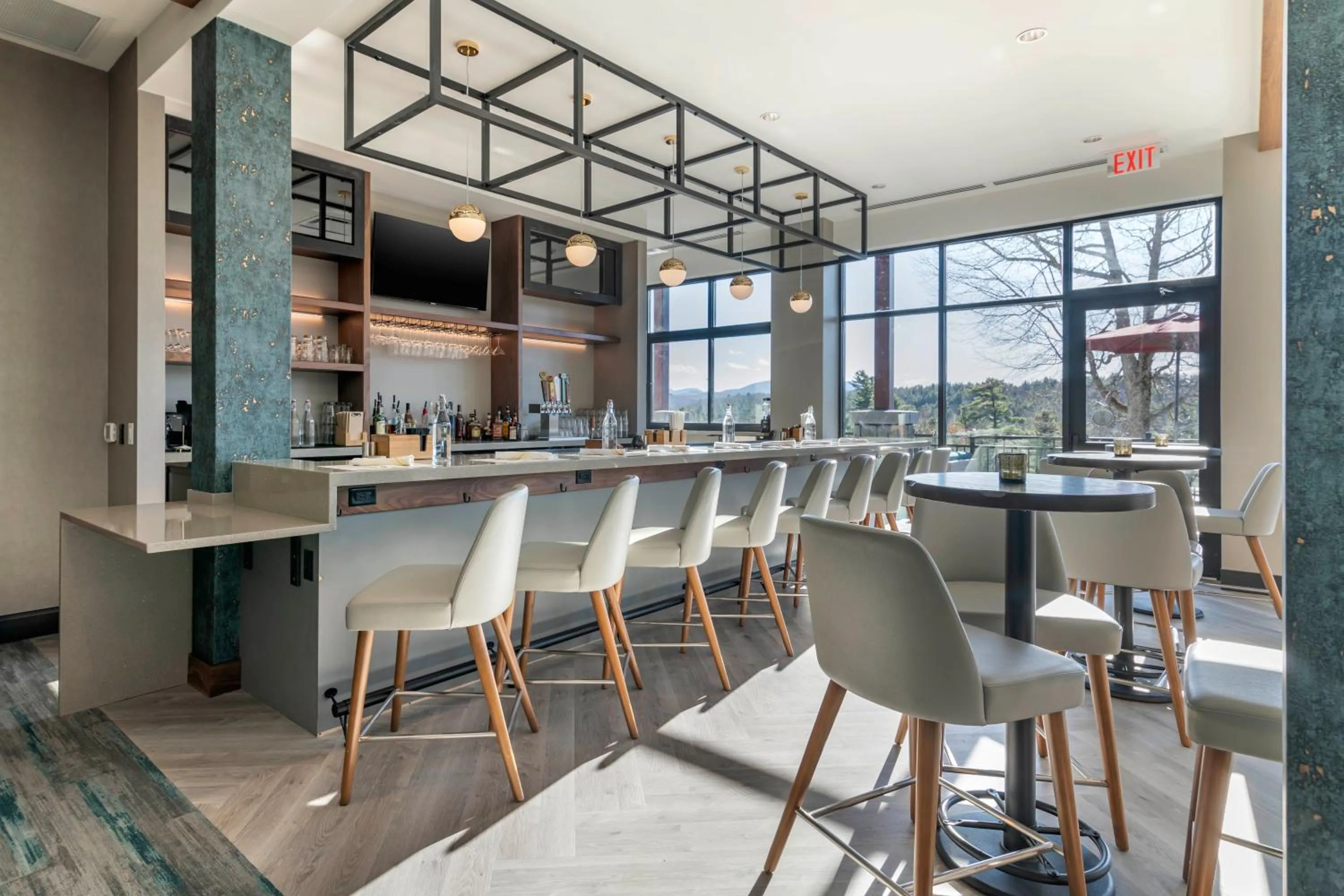 Restaurant/places to eat in Cambria Hotel Lake Placid - Lakeside Resort