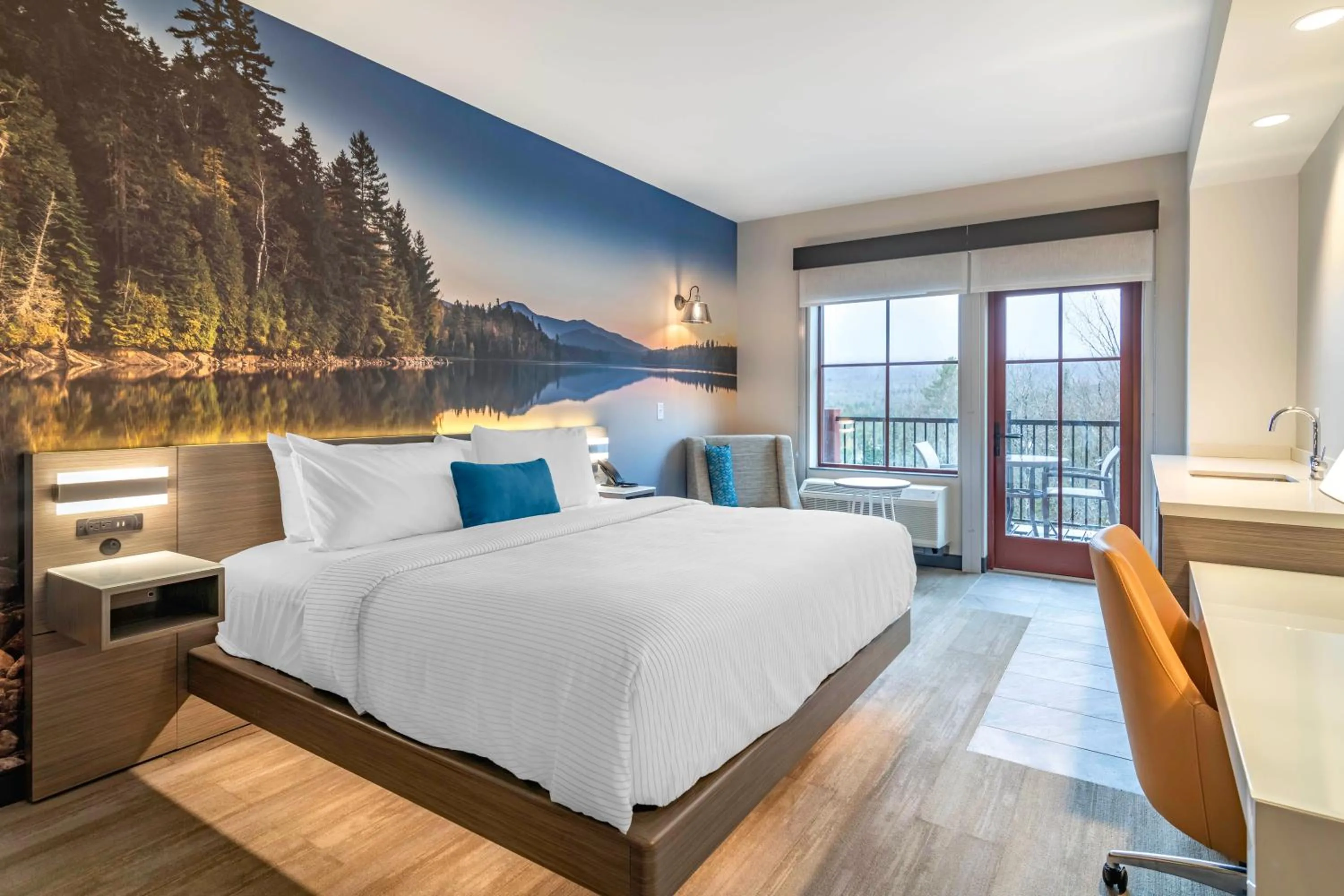 Photo of the whole room, Bed in Cambria Hotel Lake Placid - Lakeside Resort