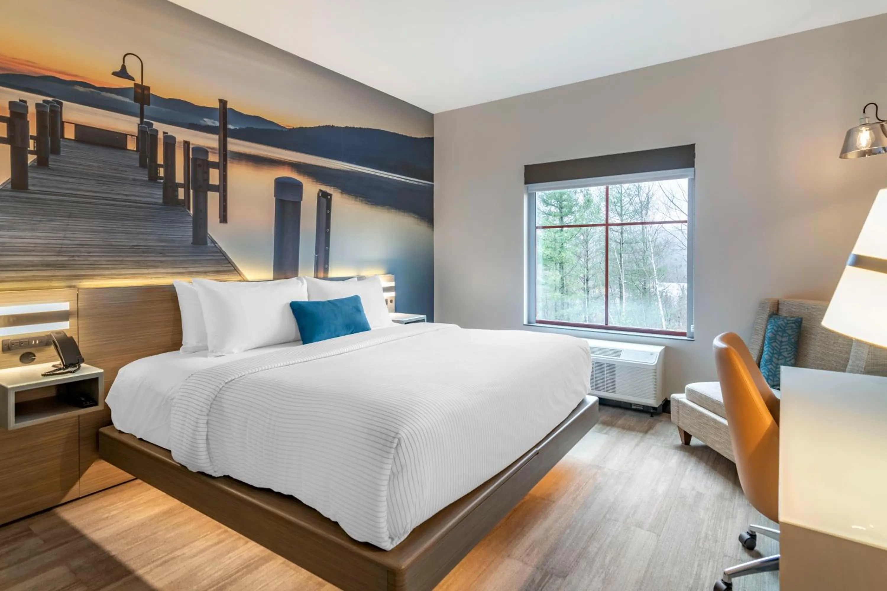 Photo of the whole room, Bed in Cambria Hotel Lake Placid - Lakeside Resort