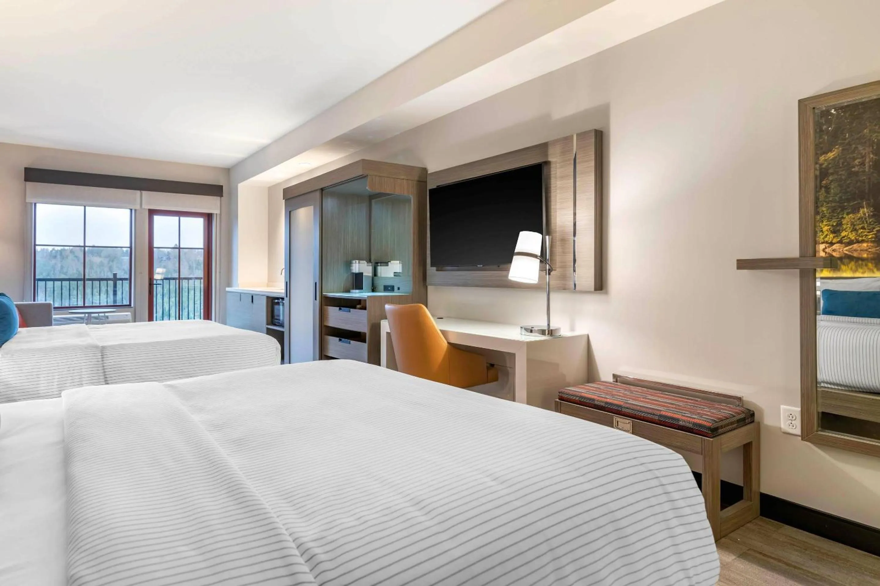 Bedroom, Bed in Cambria Hotel Lake Placid - Lakeside Resort