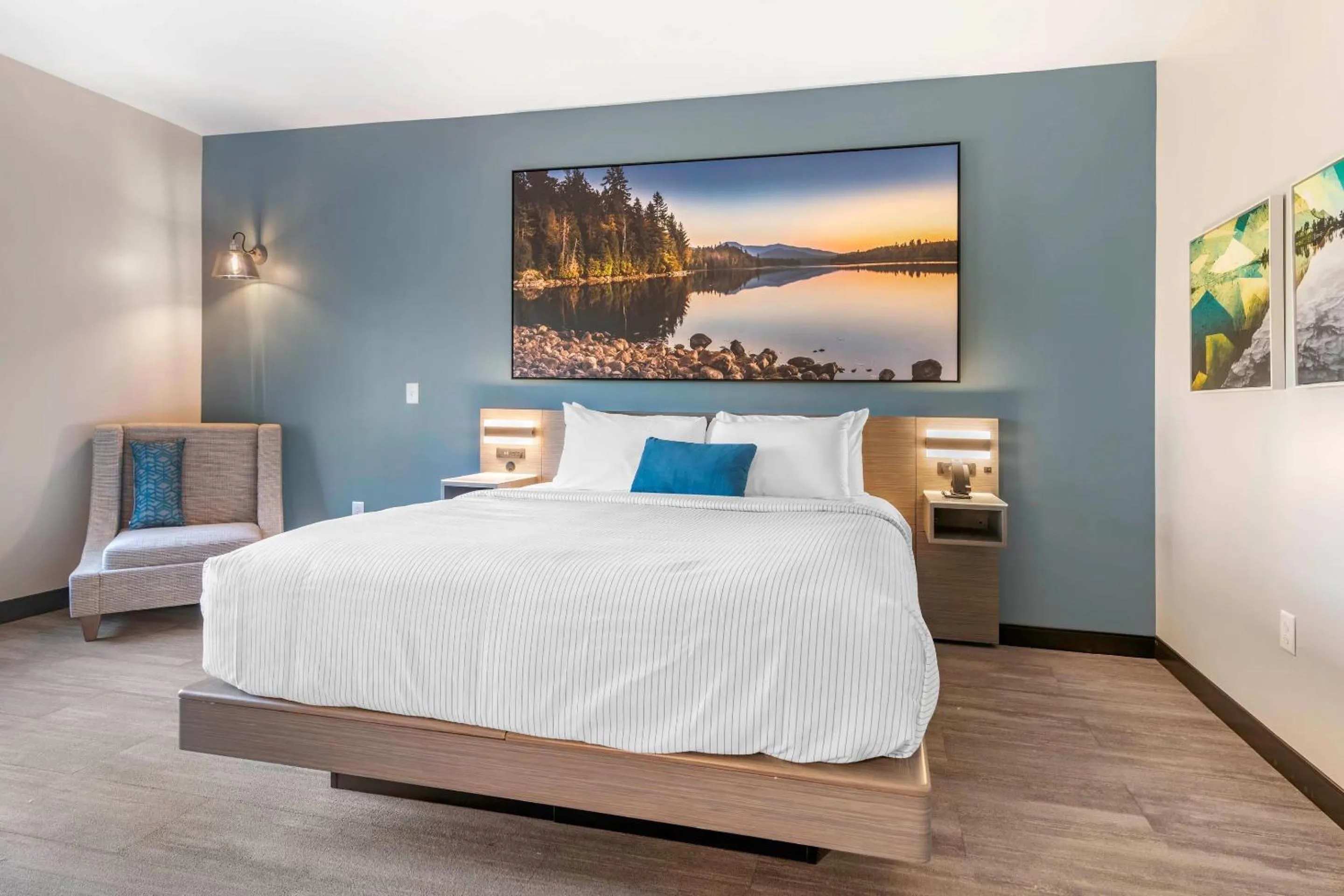 Bedroom, Bed in Cambria Hotel Lake Placid - Lakeside Resort