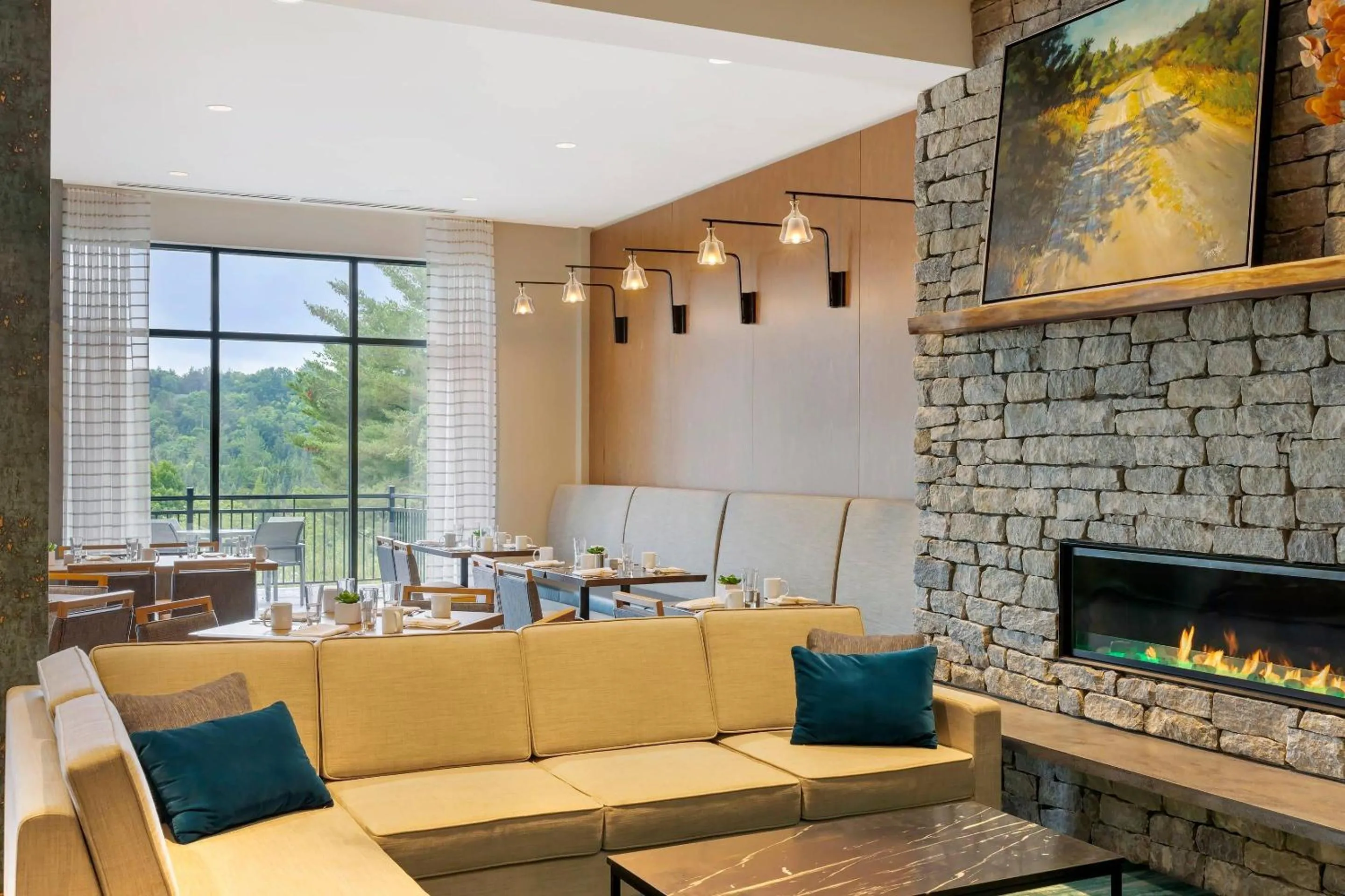 Restaurant/places to eat in Cambria Hotel Lake Placid - Lakeside Resort