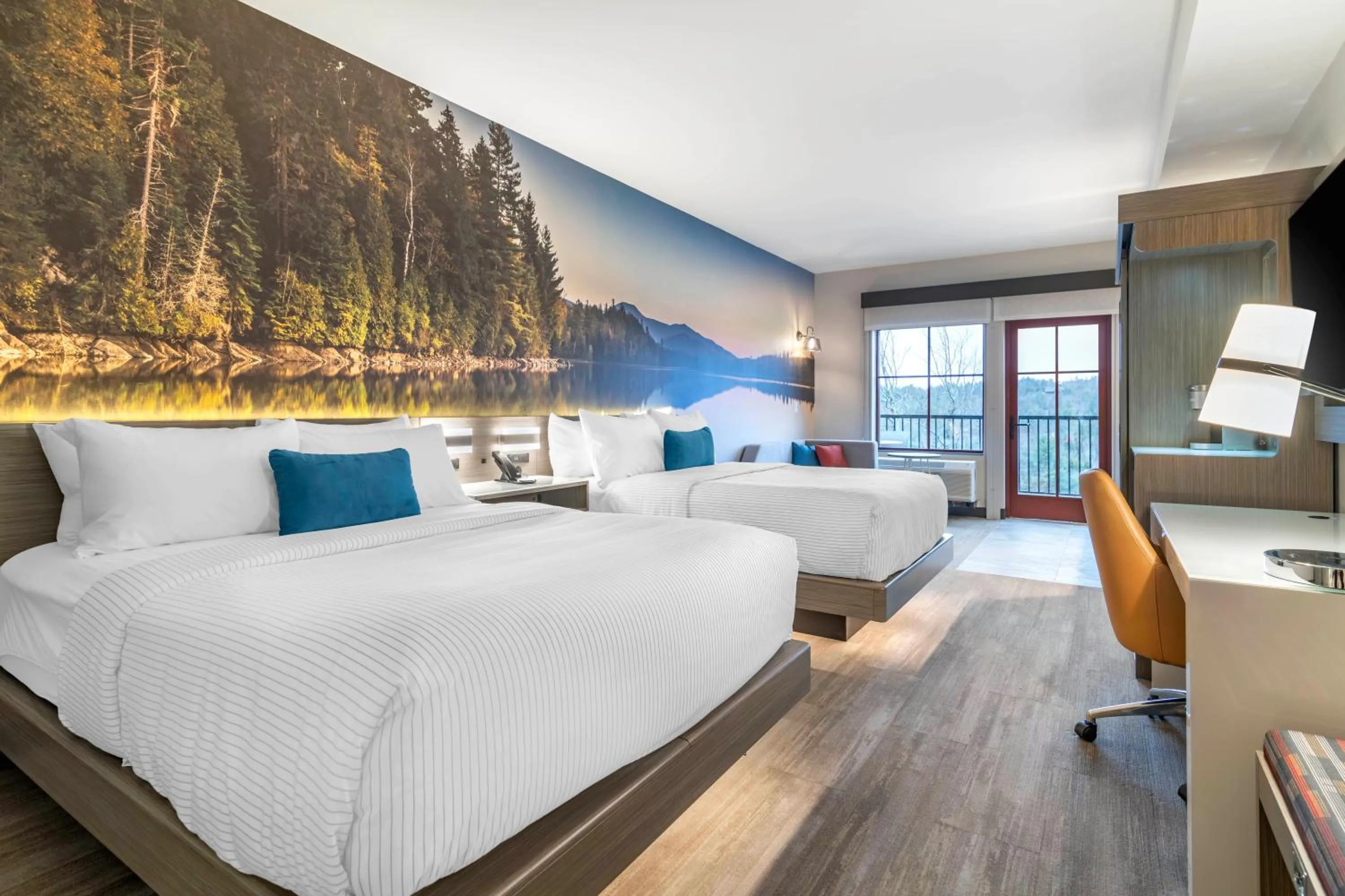 Bed in Cambria Hotel Lake Placid - Lakeside Resort