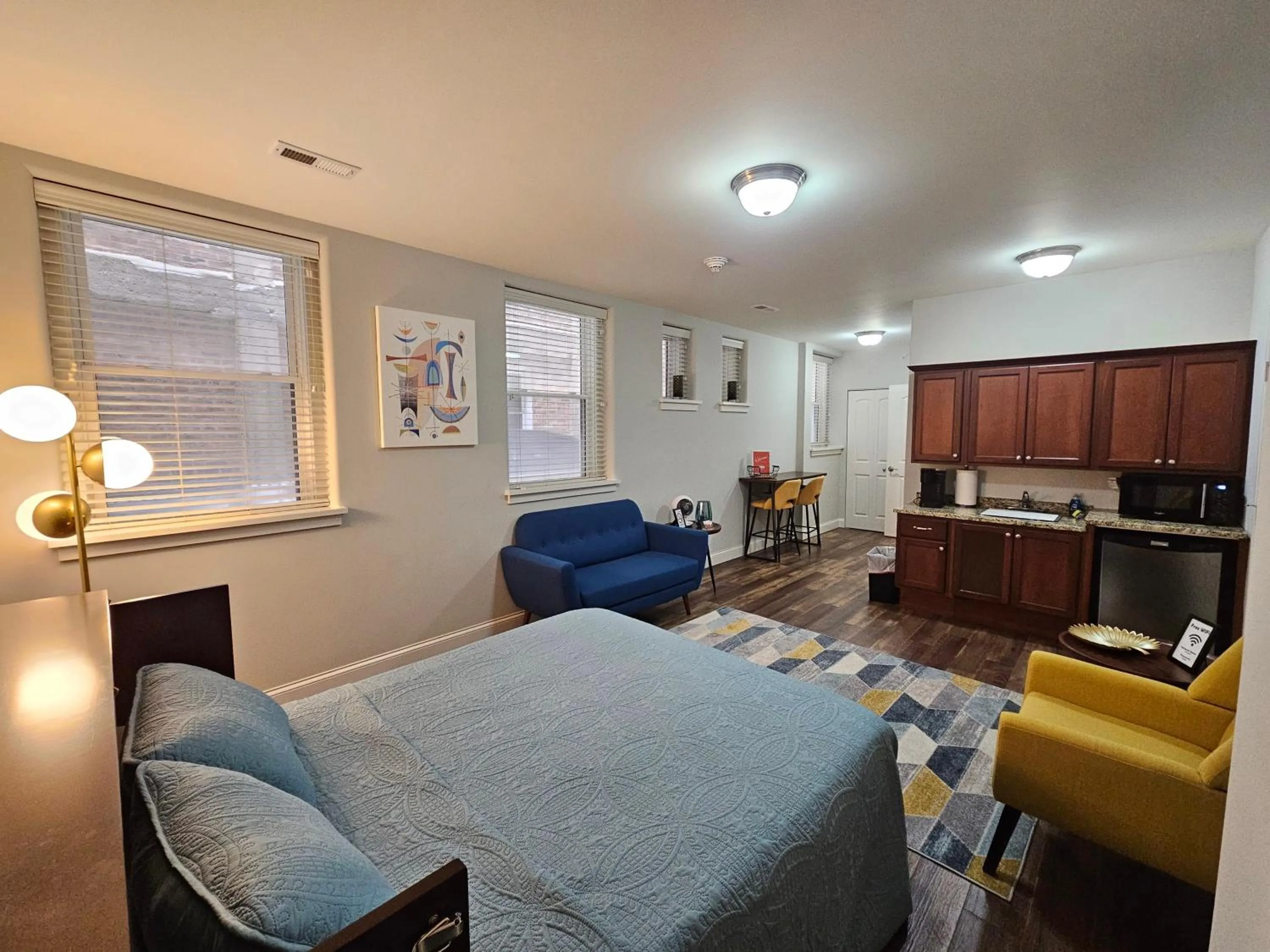 Bed in Cozy Studio at the Historic Inman