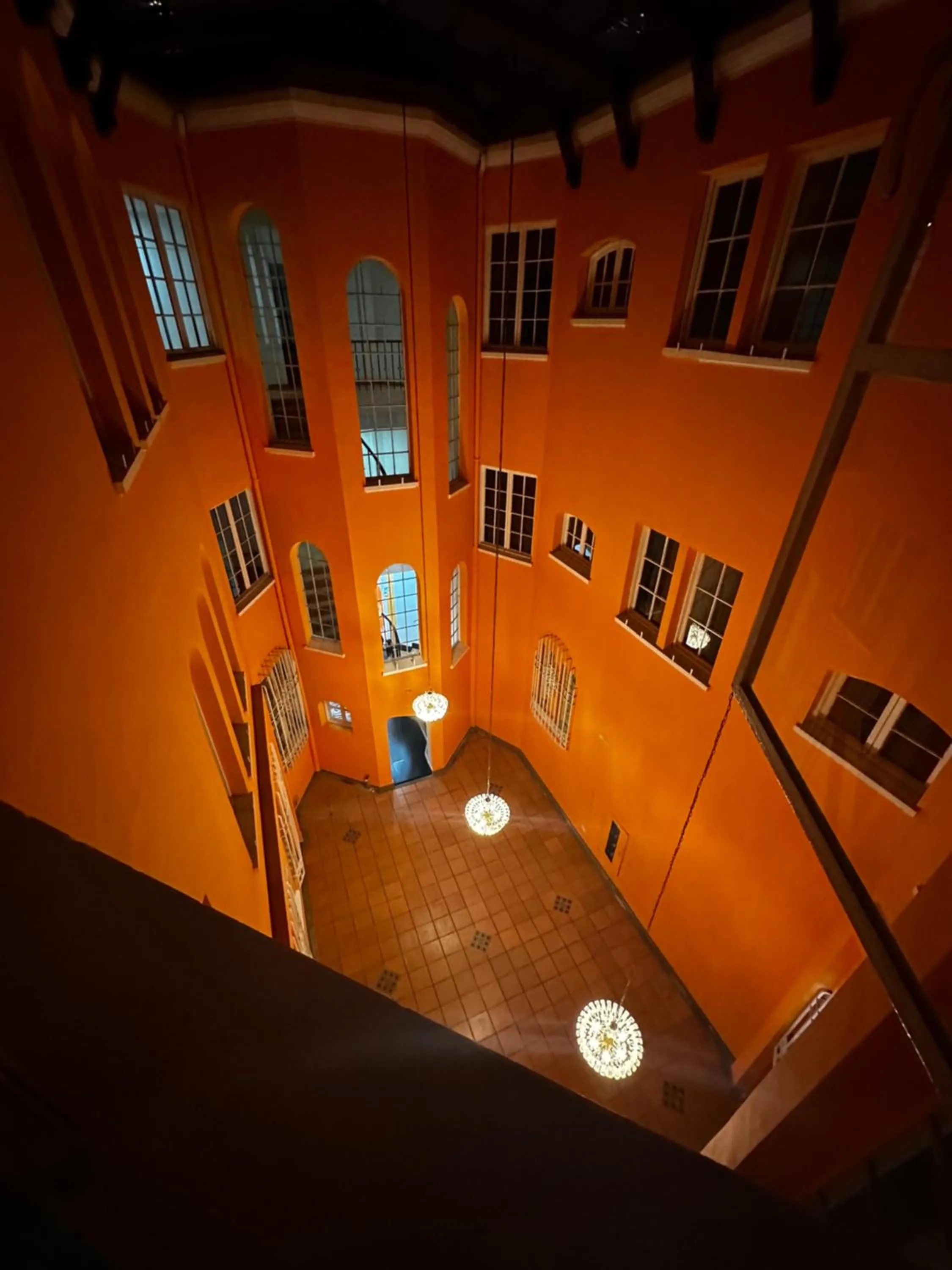 Night in Hotel Artistico