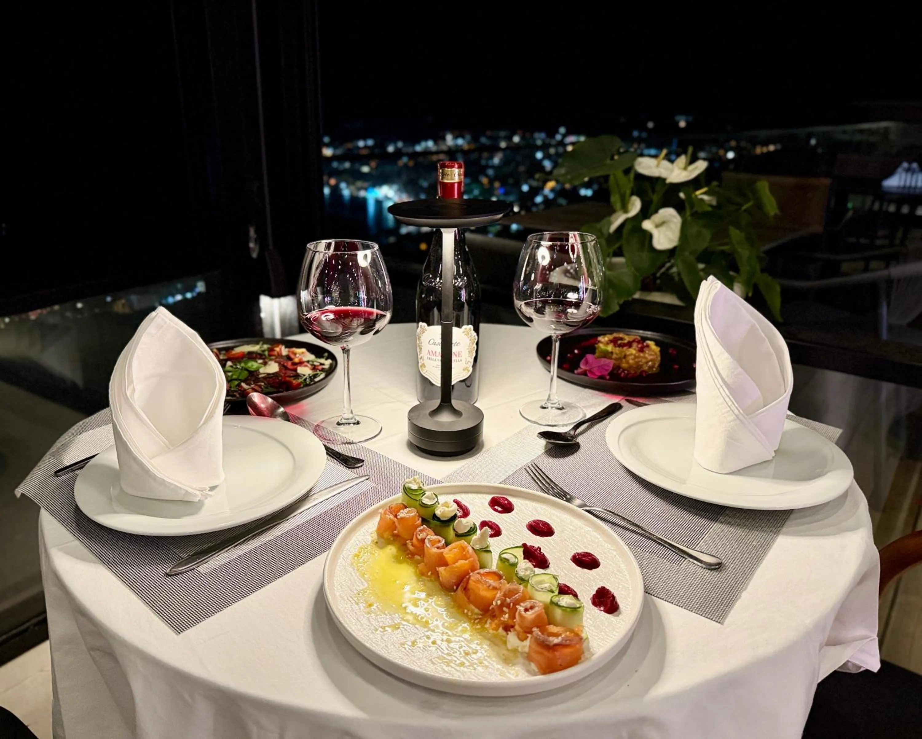 Restaurant/places to eat in Festim Villa Hotel