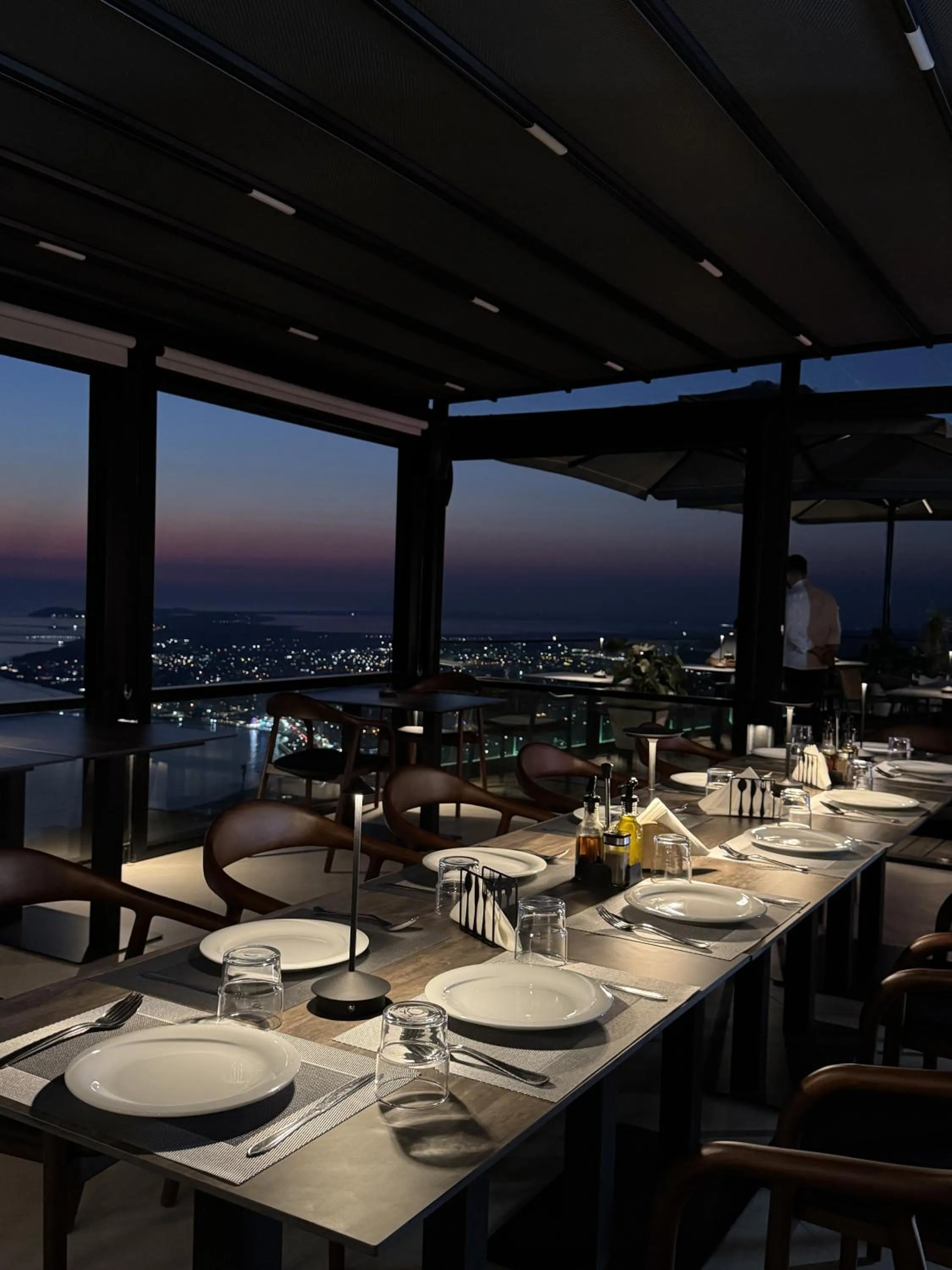 Restaurant/places to eat in Festim Villa Hotel