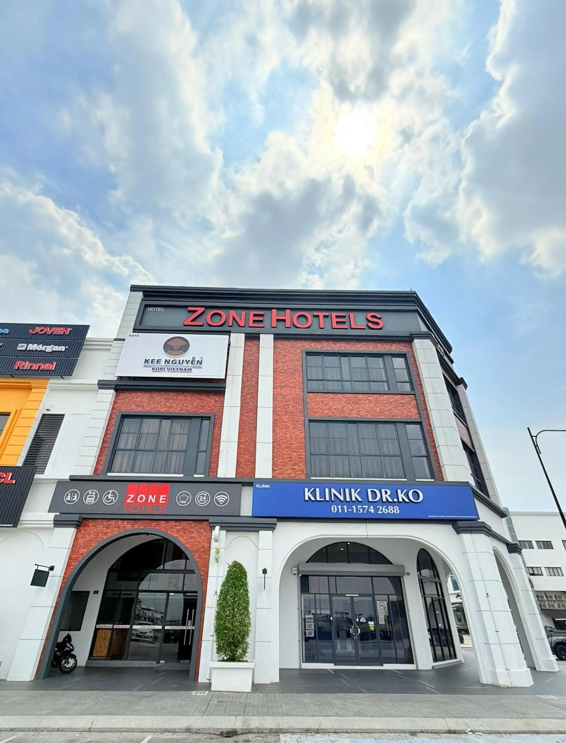 Property building in ZONE Hotels, Eco Grandeur