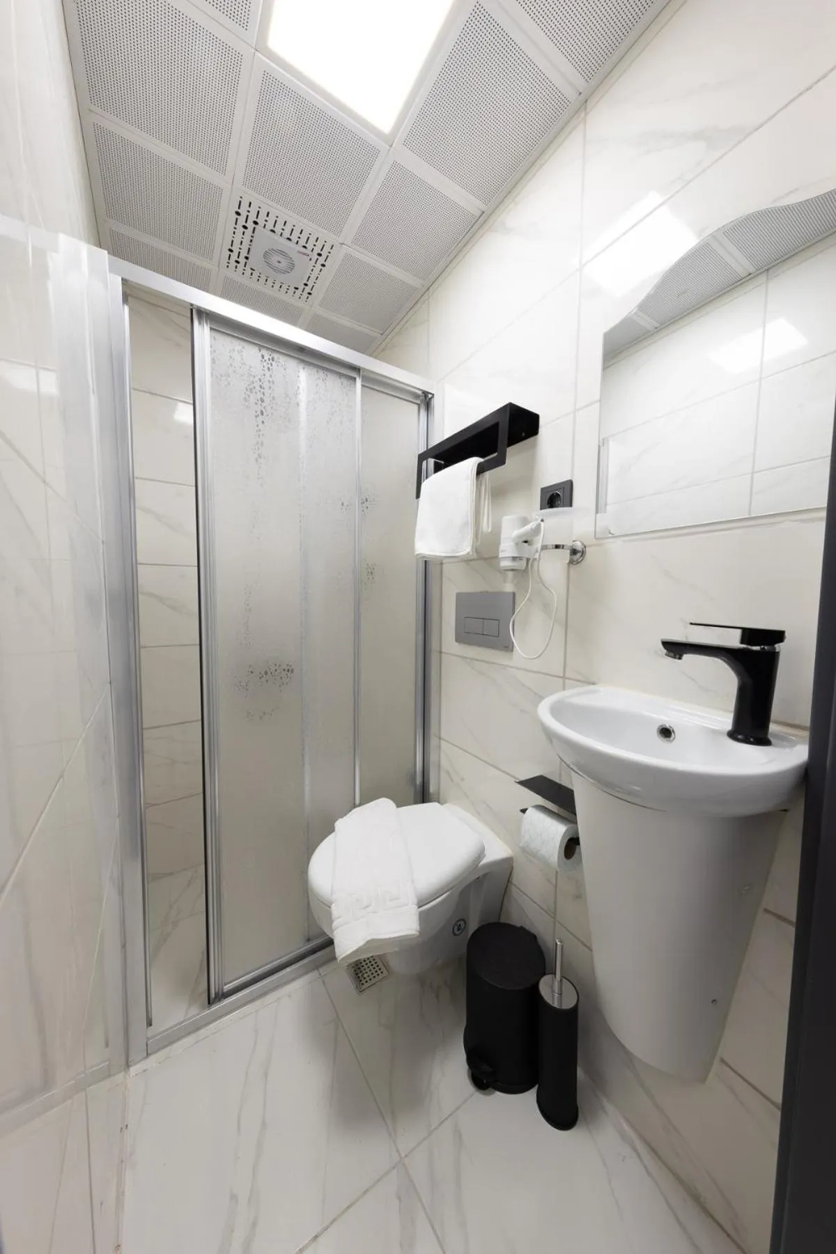 Shower in Aya Langa Guest House