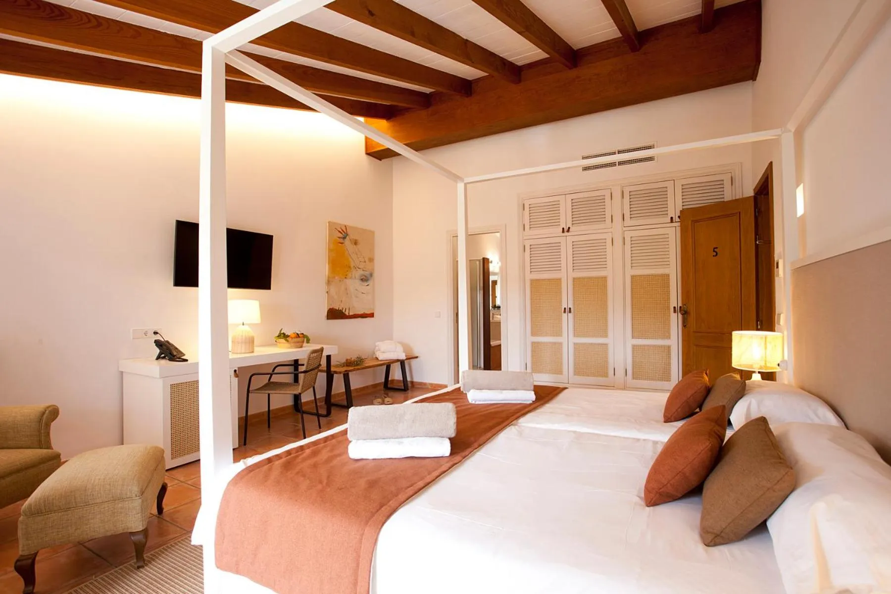 Bed in Principal Son Amoixa