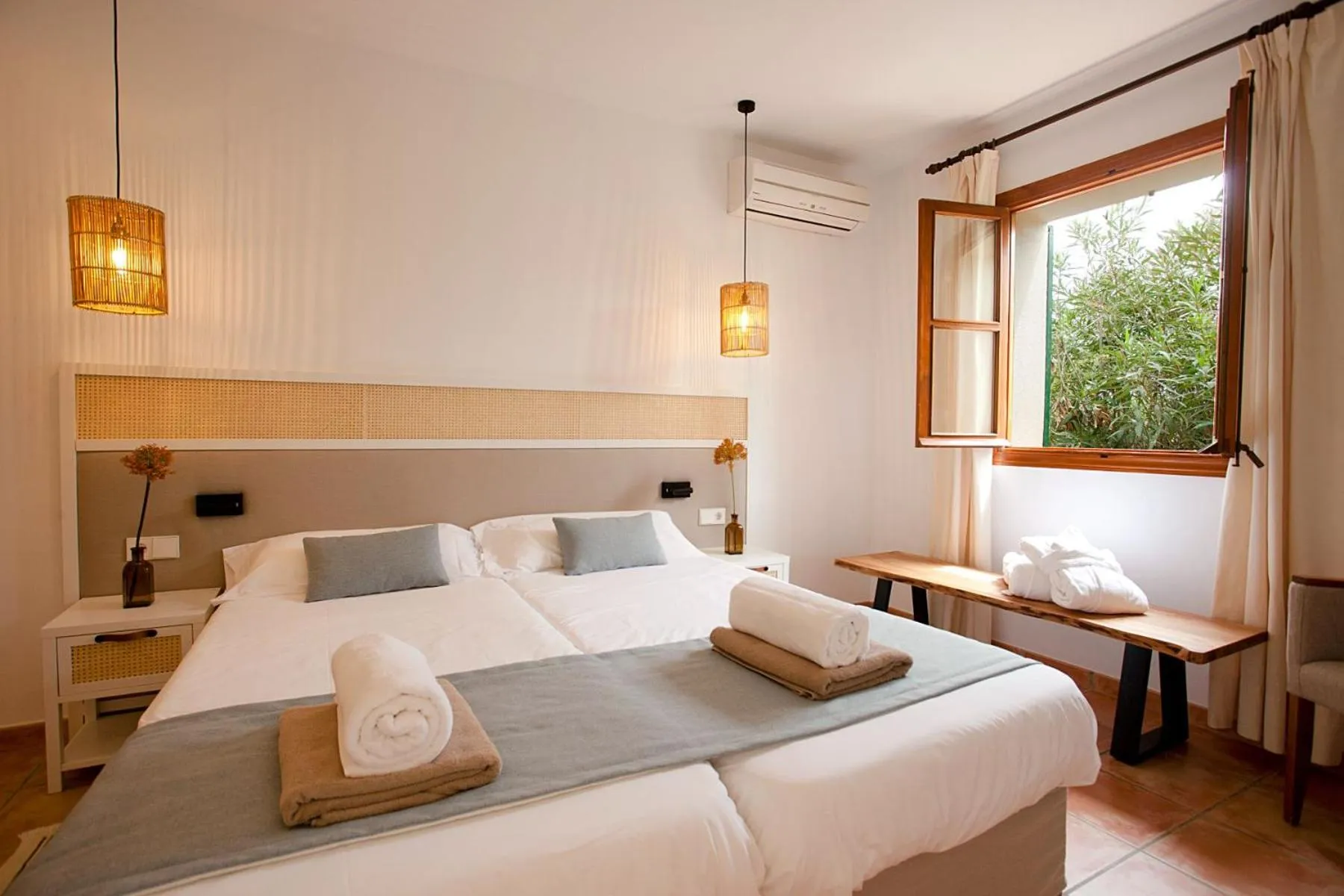 Bed in Principal Son Amoixa