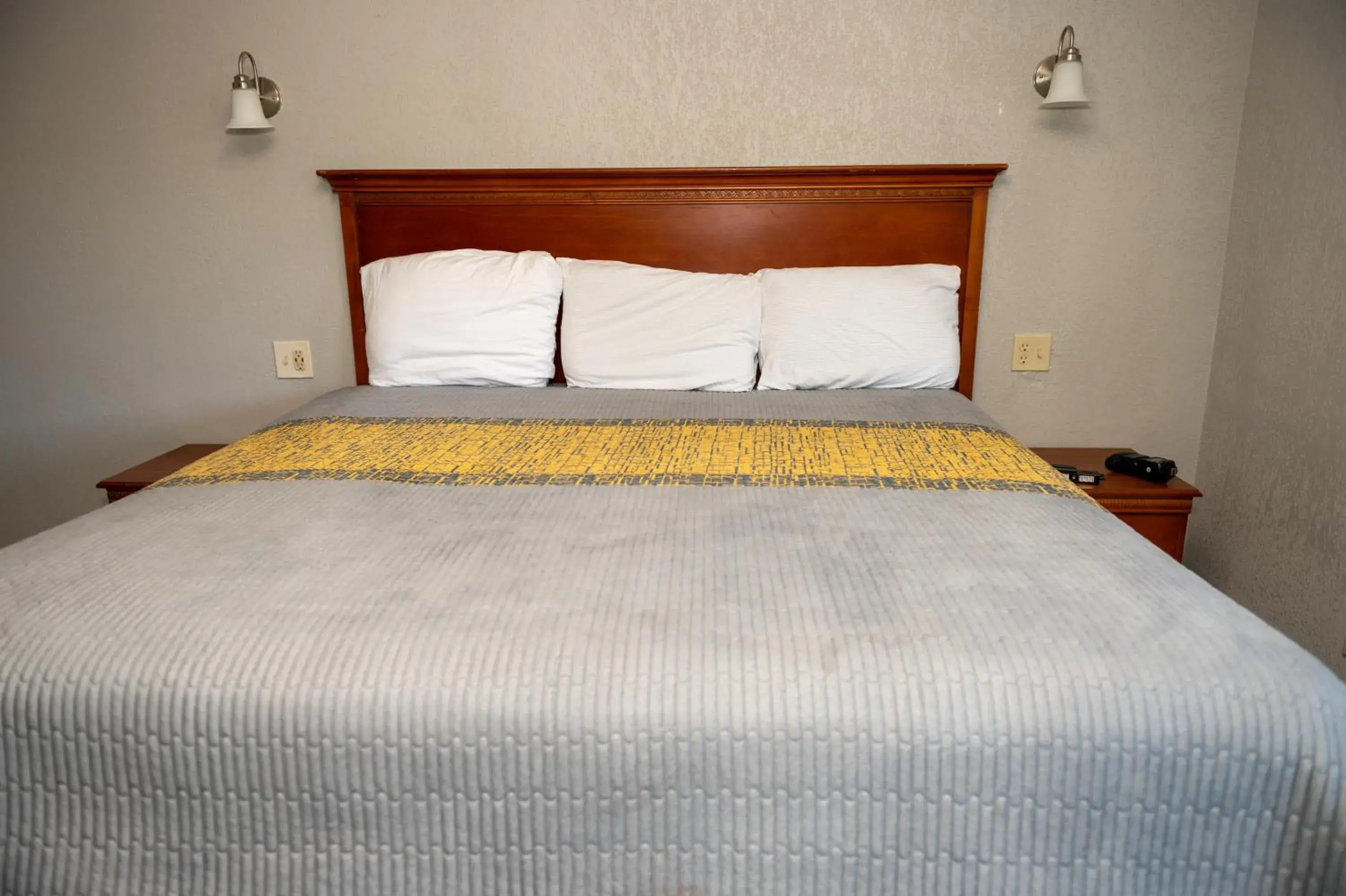Single Room - single occupancy in Riverside Inn and Suites Single Room - single occupancy in Riverside Inn and Suites