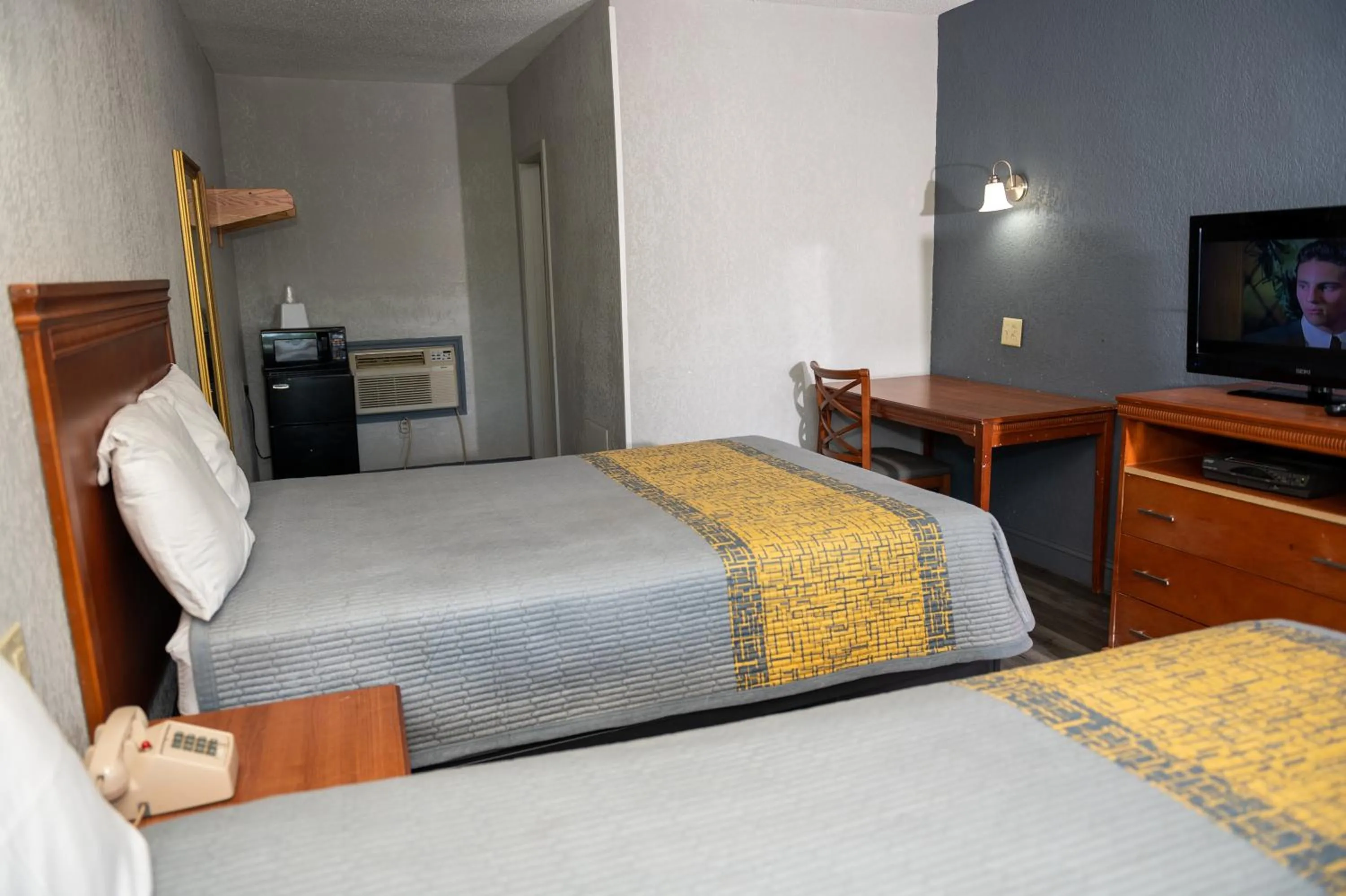 Deluxe Double Room (2 Adults + 1 Child) in Riverside Inn and Suites