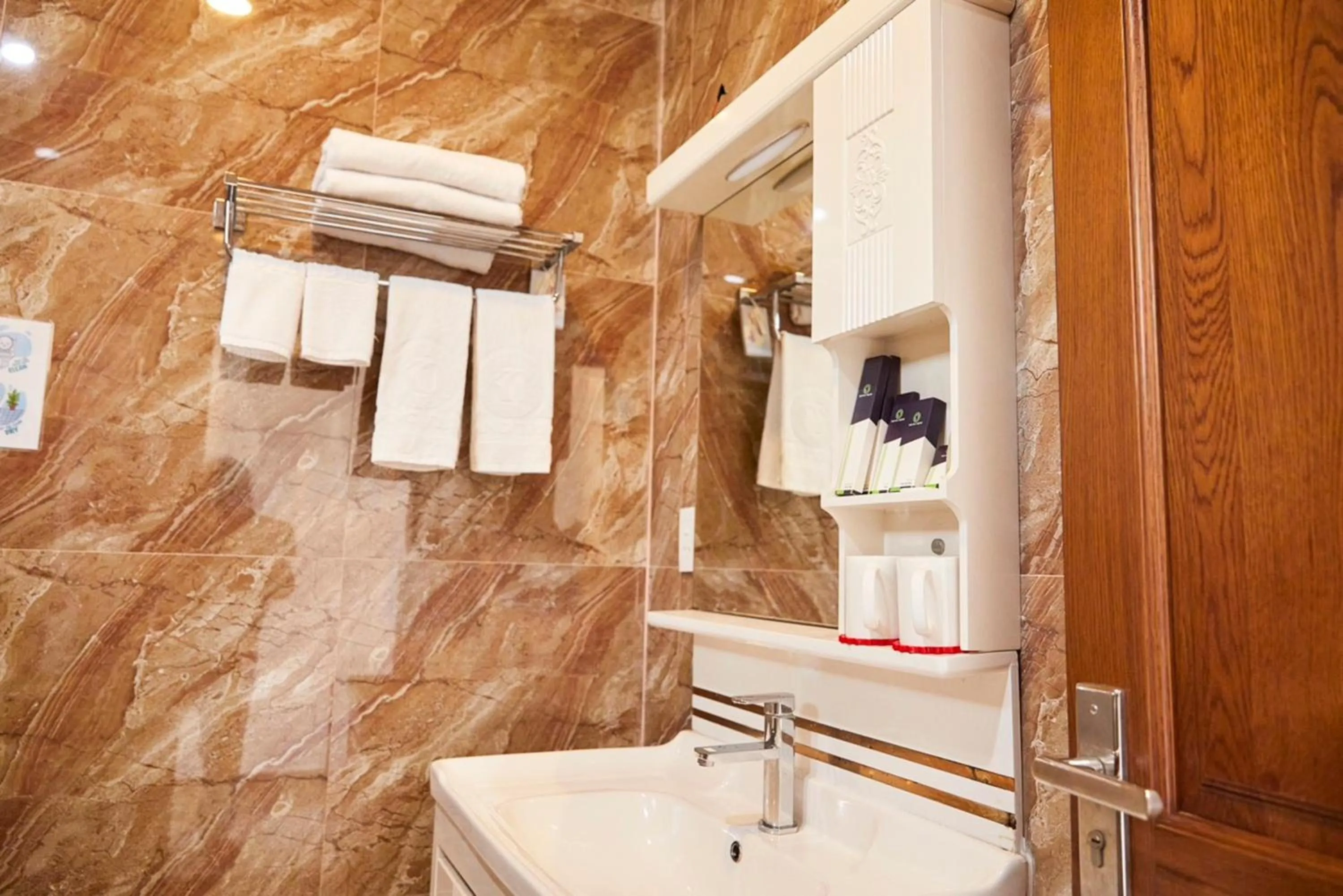 towels in Khang Thịnh Hotel Long Thành