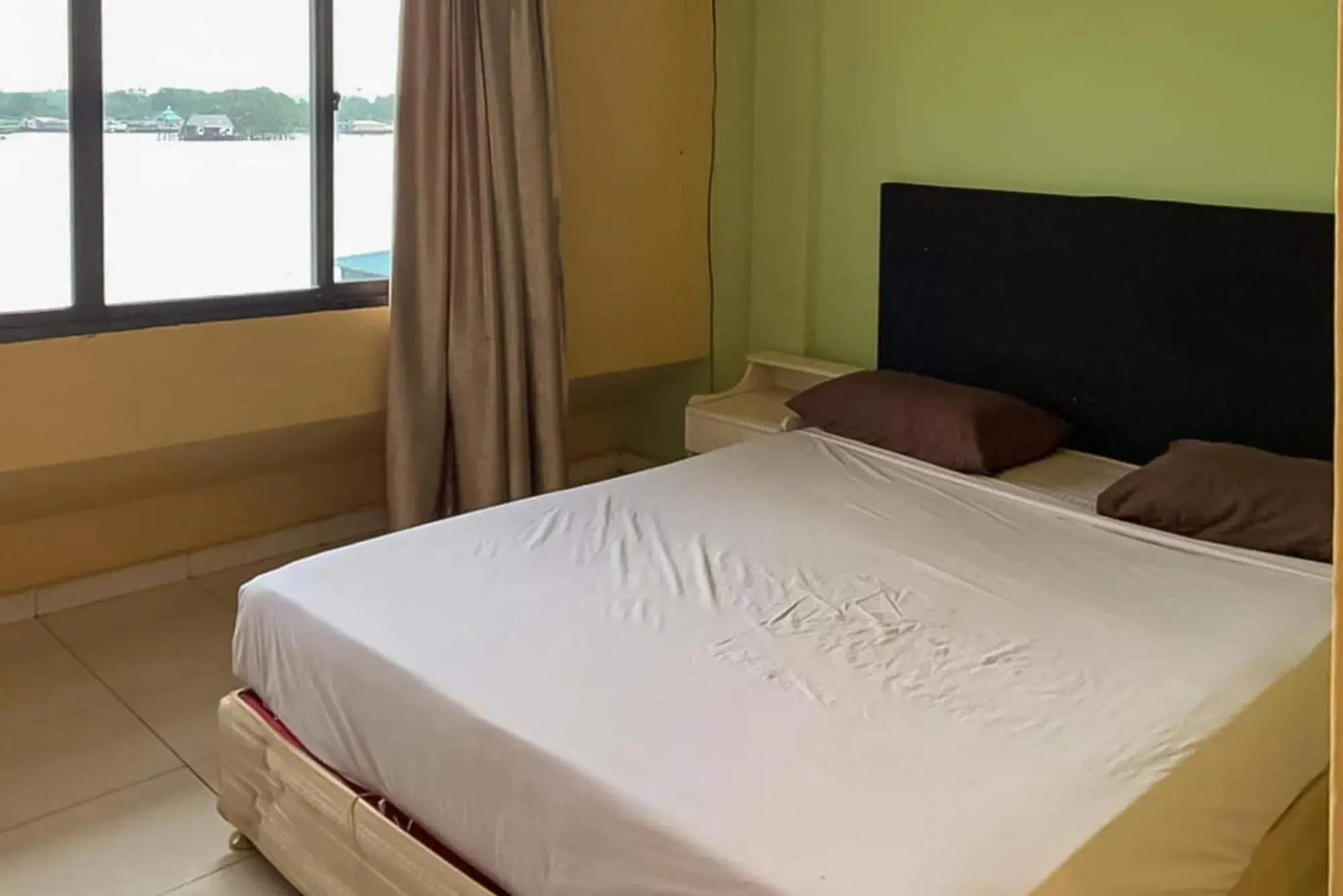 Deluxe Room - single occupancy in Hotel Laut Jaya Tanjung Pinang RedPartner Deluxe Room - single occupancy in Hotel Laut Jaya Tanjung Pinang RedPartner