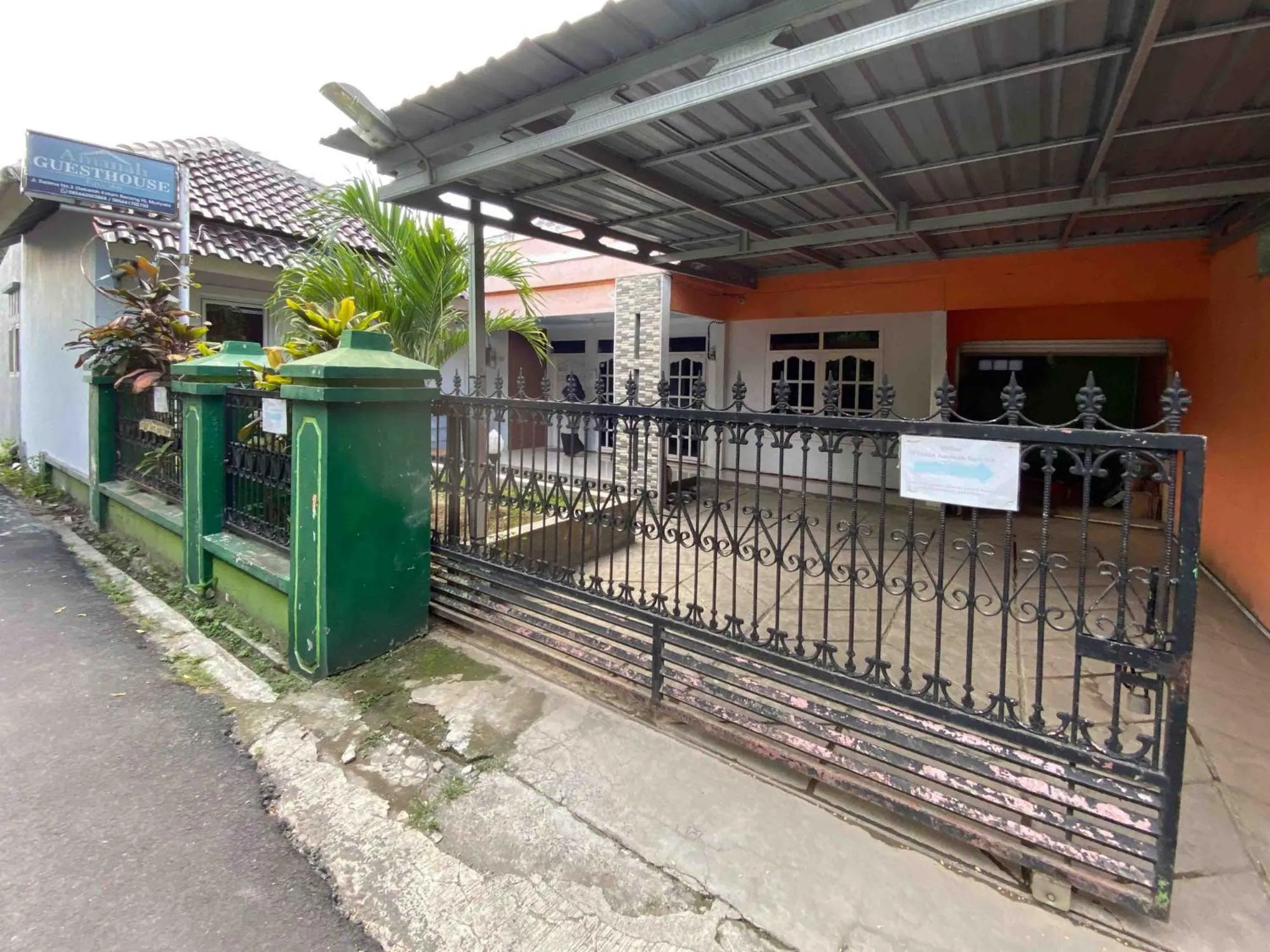 Property building in Guest House Hj Muriyah Syariah Slawi Mitra RedDoorz