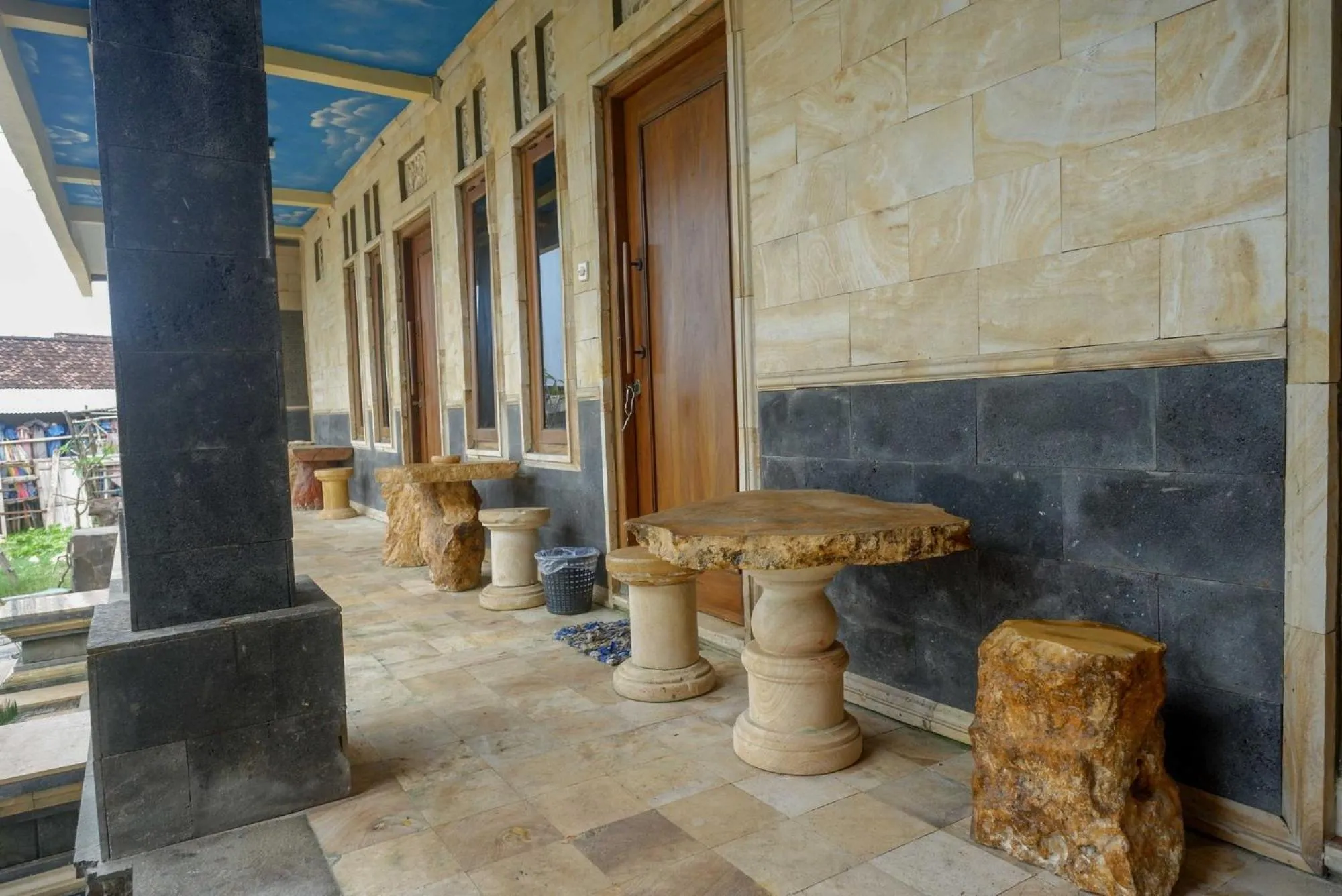 Property building in Hotel Kampoeng Drini RedPartner