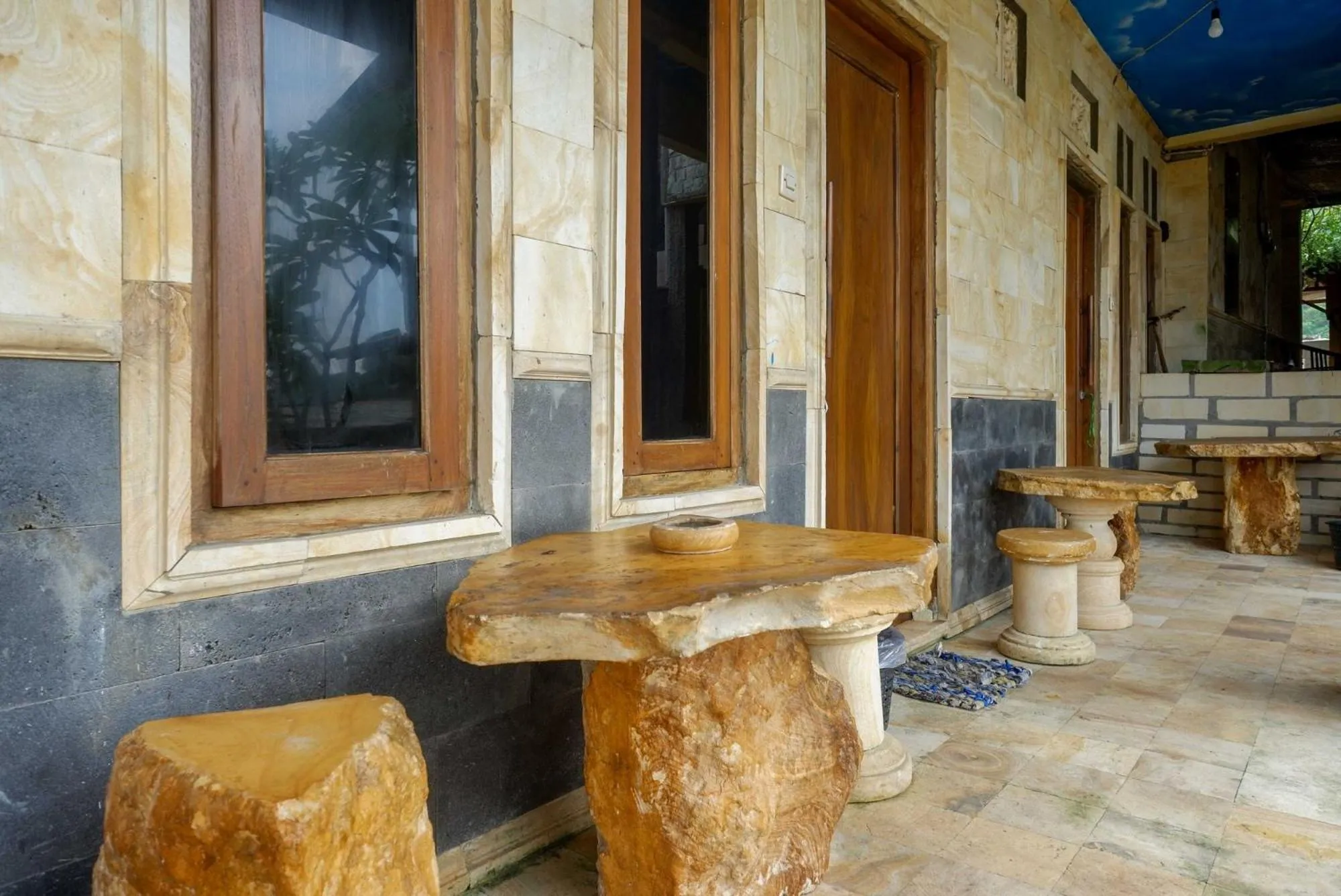 Property building in Hotel Kampoeng Drini RedPartner