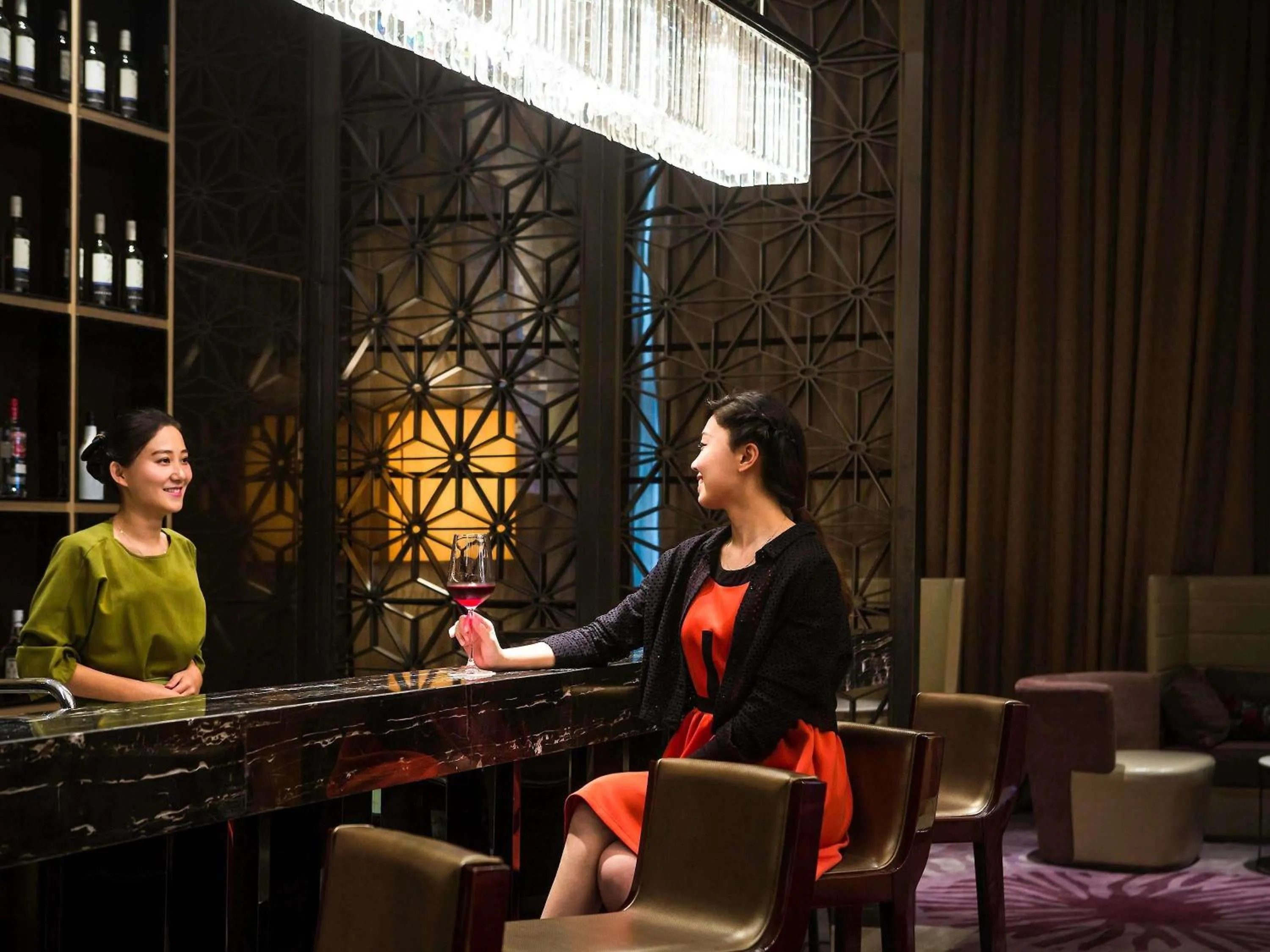 Lounge or bar in Pullman Weifang