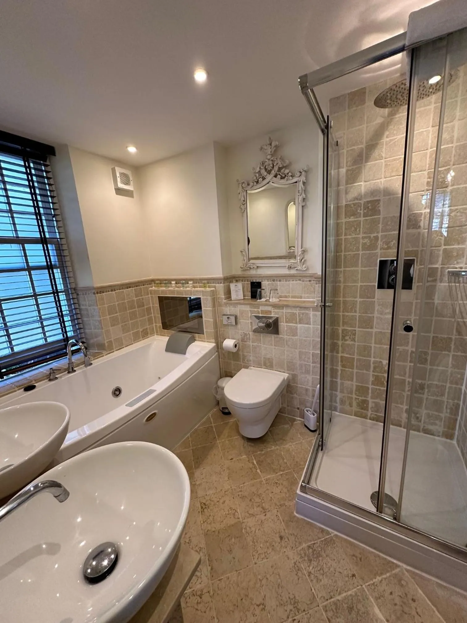 Bathroom in Langtry Manor Hotel