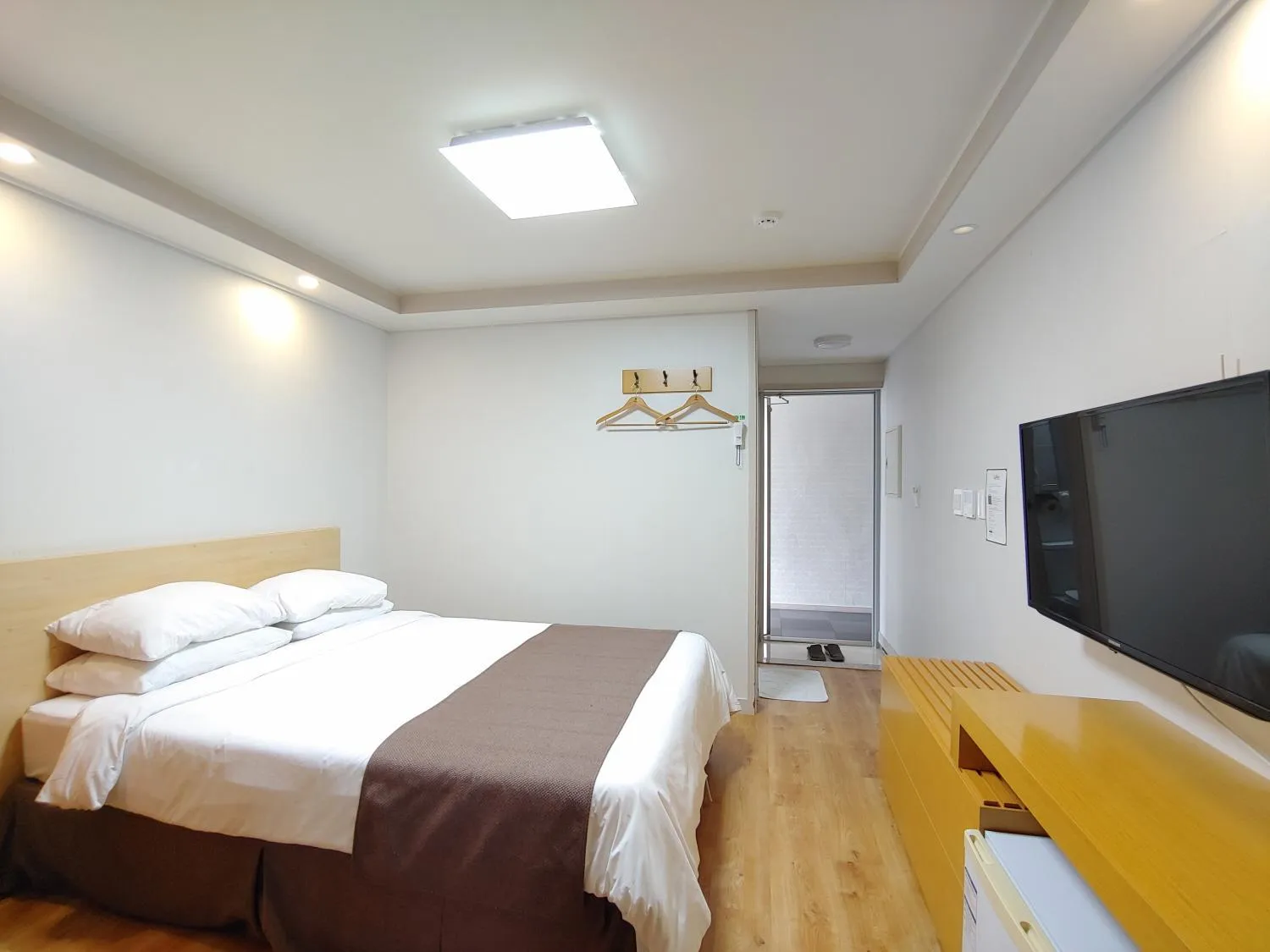 Bed in Jeju Lavender Hotel