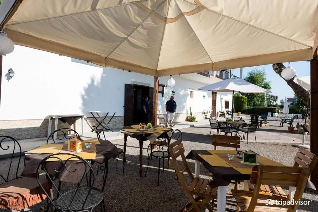 Dining area in B&B Villa Pia
