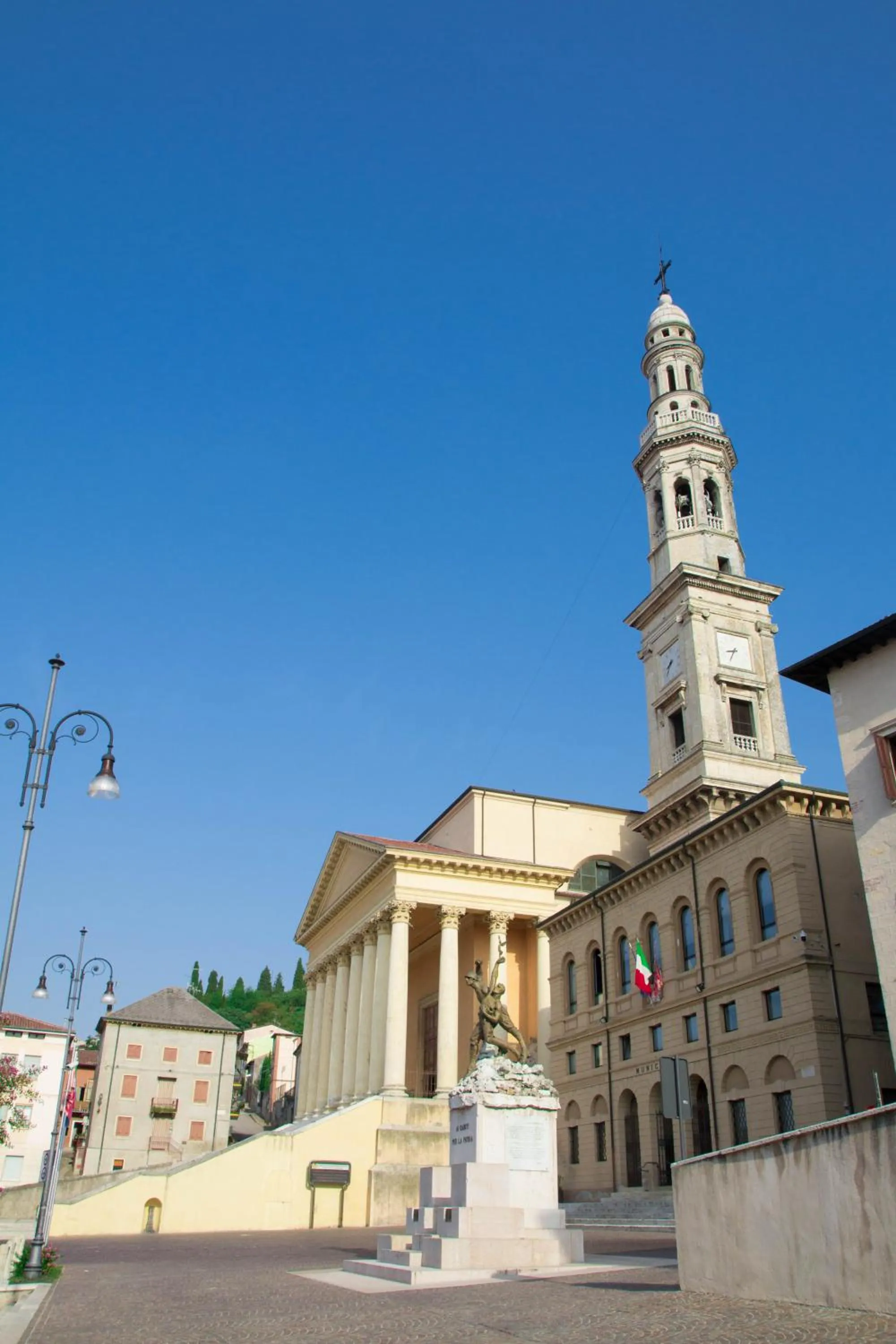 Nearby landmark in La Casa del Sogno