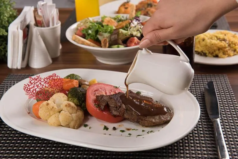 Restaurant/places to eat in İbos Hotels Izmir