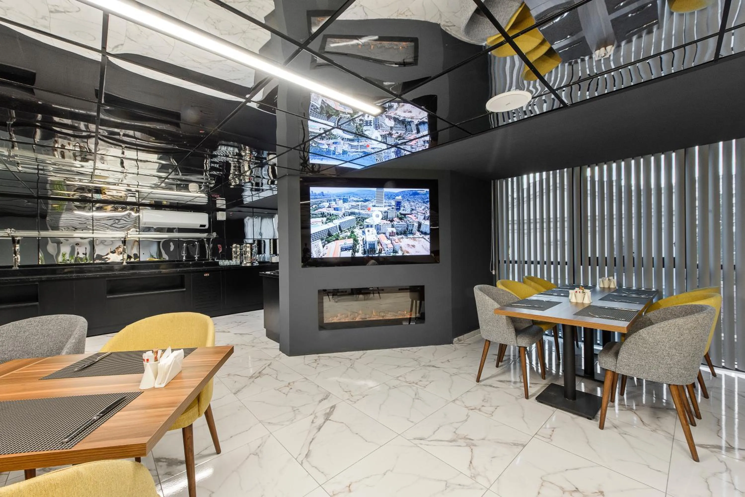 Restaurant/places to eat in İbos Hotels Izmir