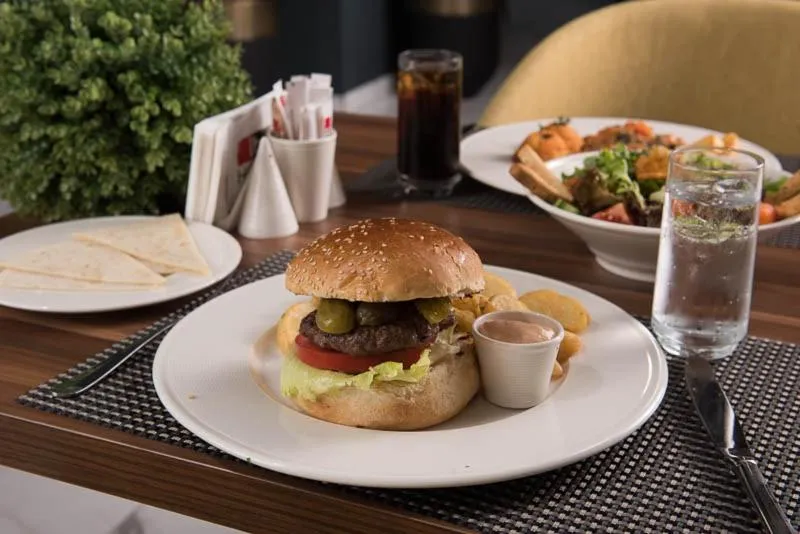 Restaurant/places to eat in İbos Hotels Izmir