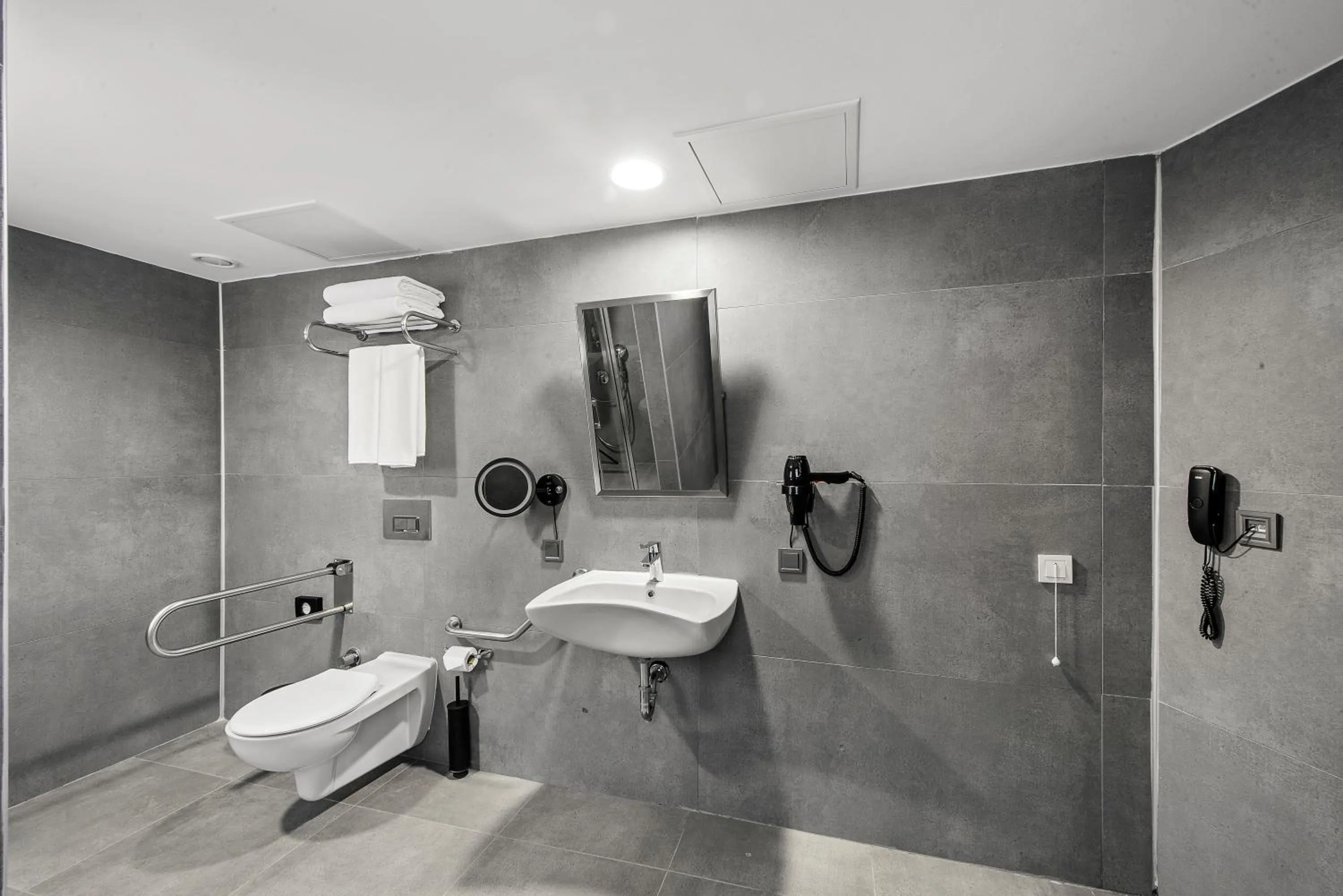 Shower in İbos Hotels Izmir
