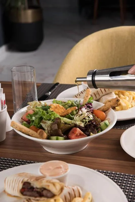 Restaurant/places to eat in İbos Hotels Izmir