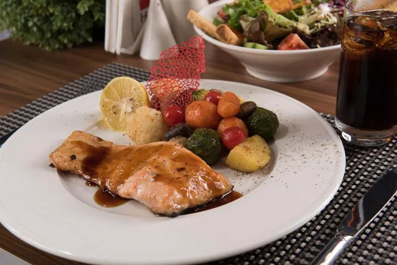 Restaurant/places to eat in İbos Hotels Izmir