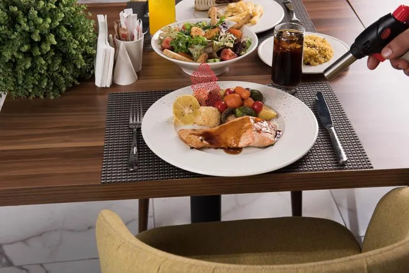 Restaurant/places to eat in İbos Hotels Izmir