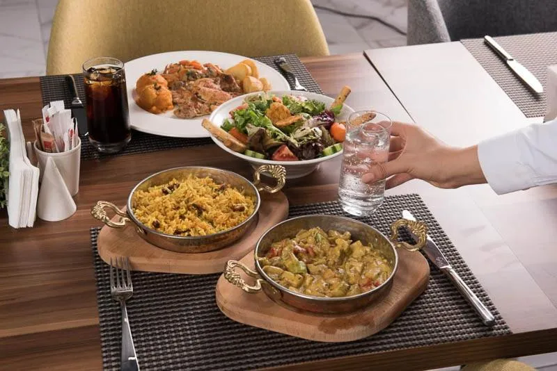 Restaurant/places to eat in İbos Hotels Izmir