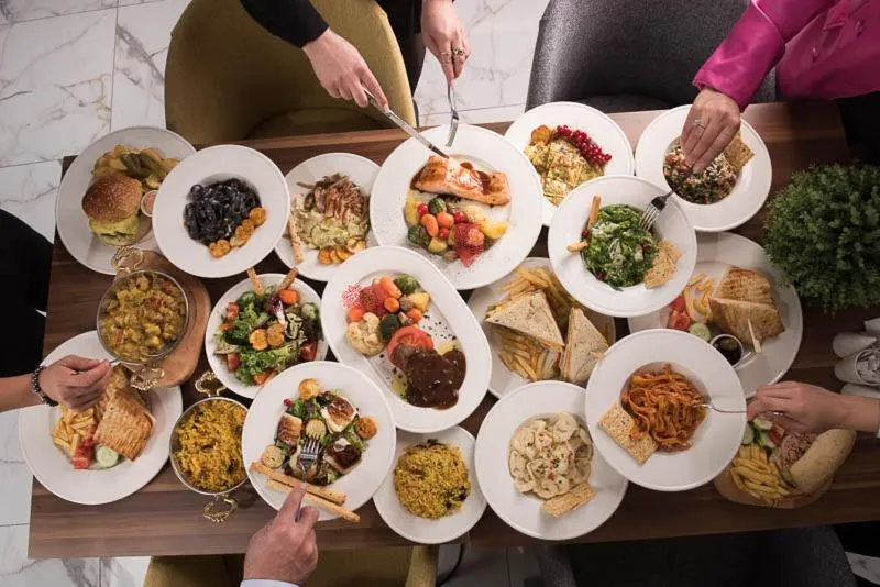 Restaurant/places to eat in İbos Hotels Izmir