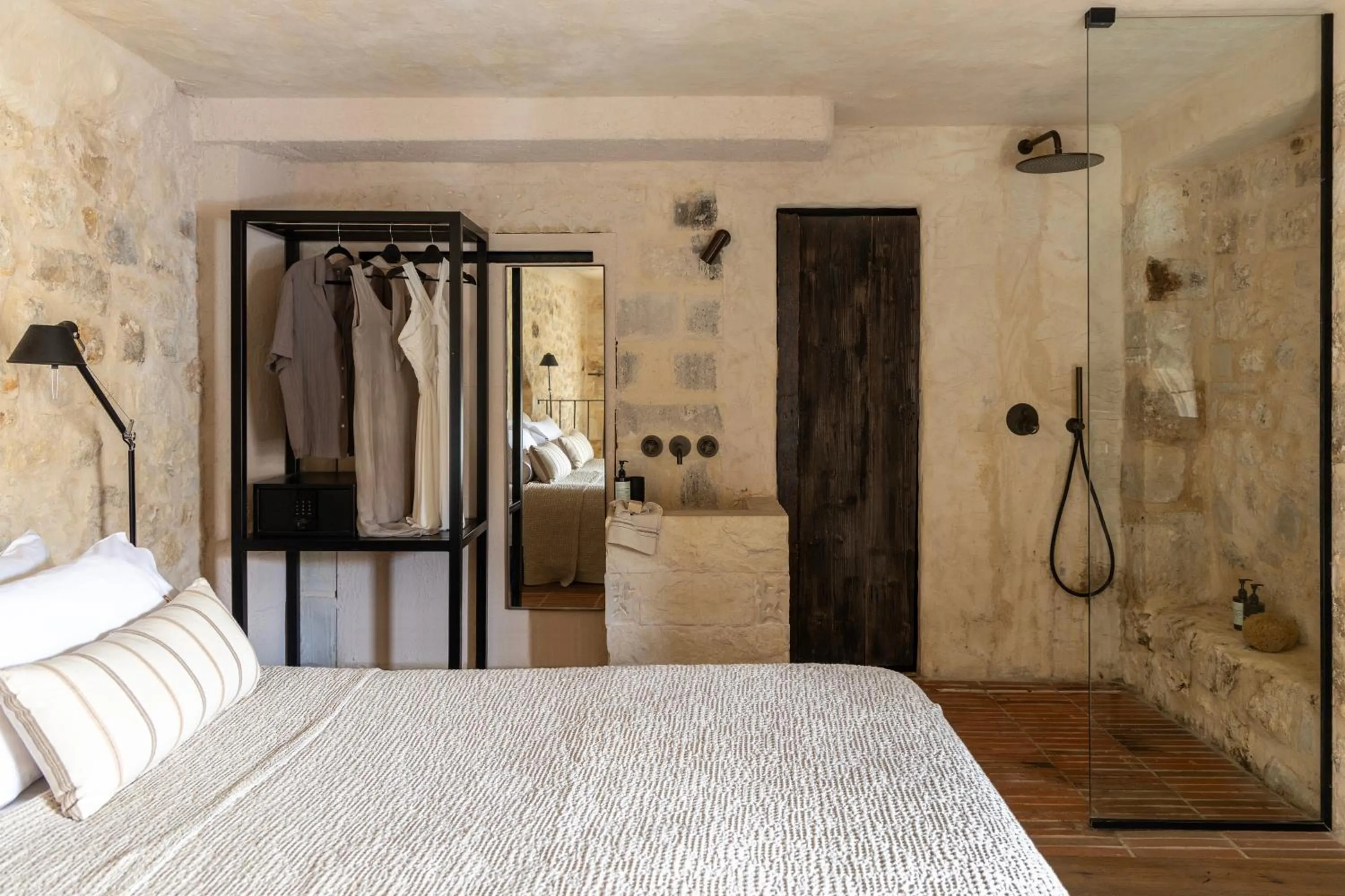 Shower, Bed in Amalen Suites Adults Only