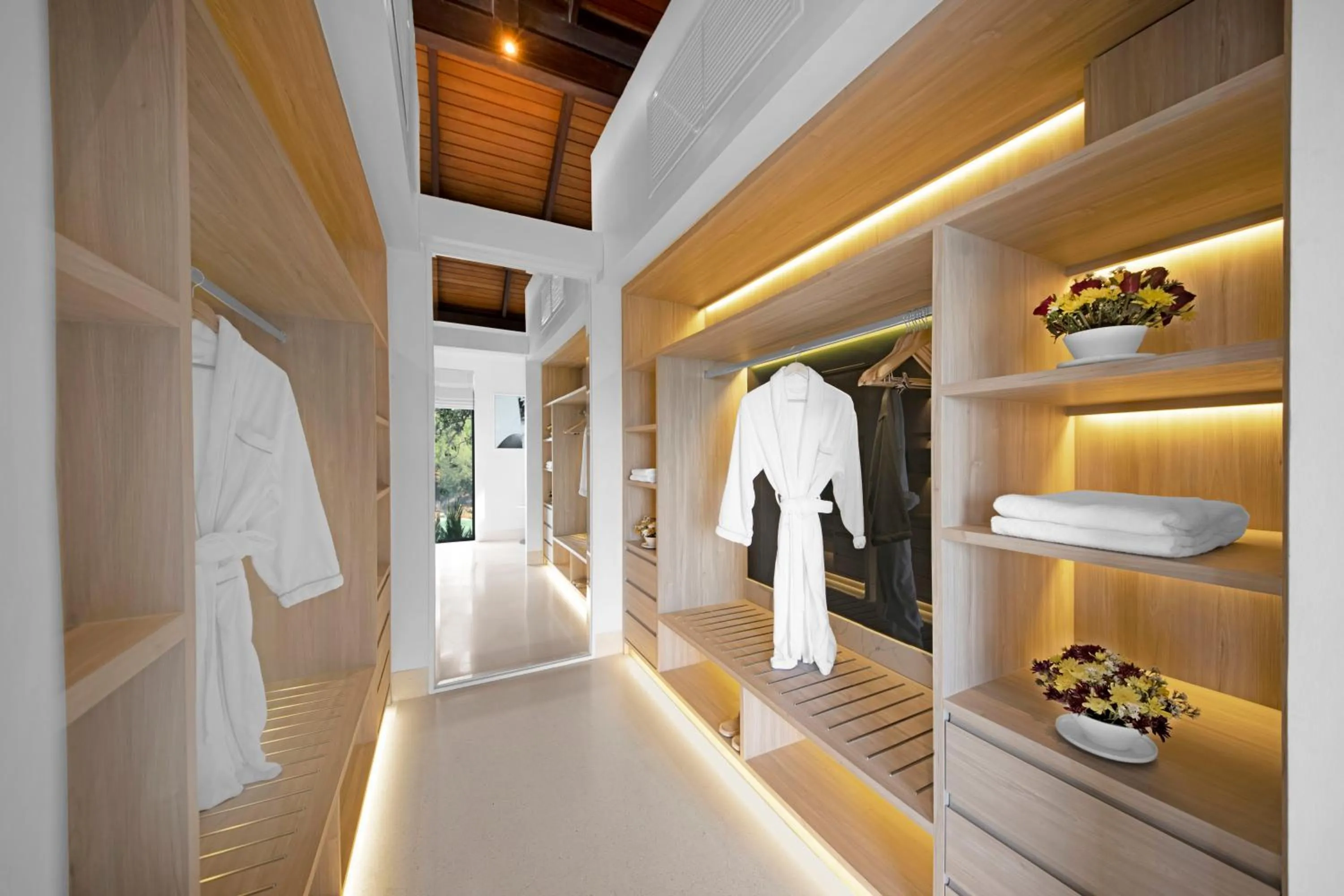wardrobe in Villa La Prana